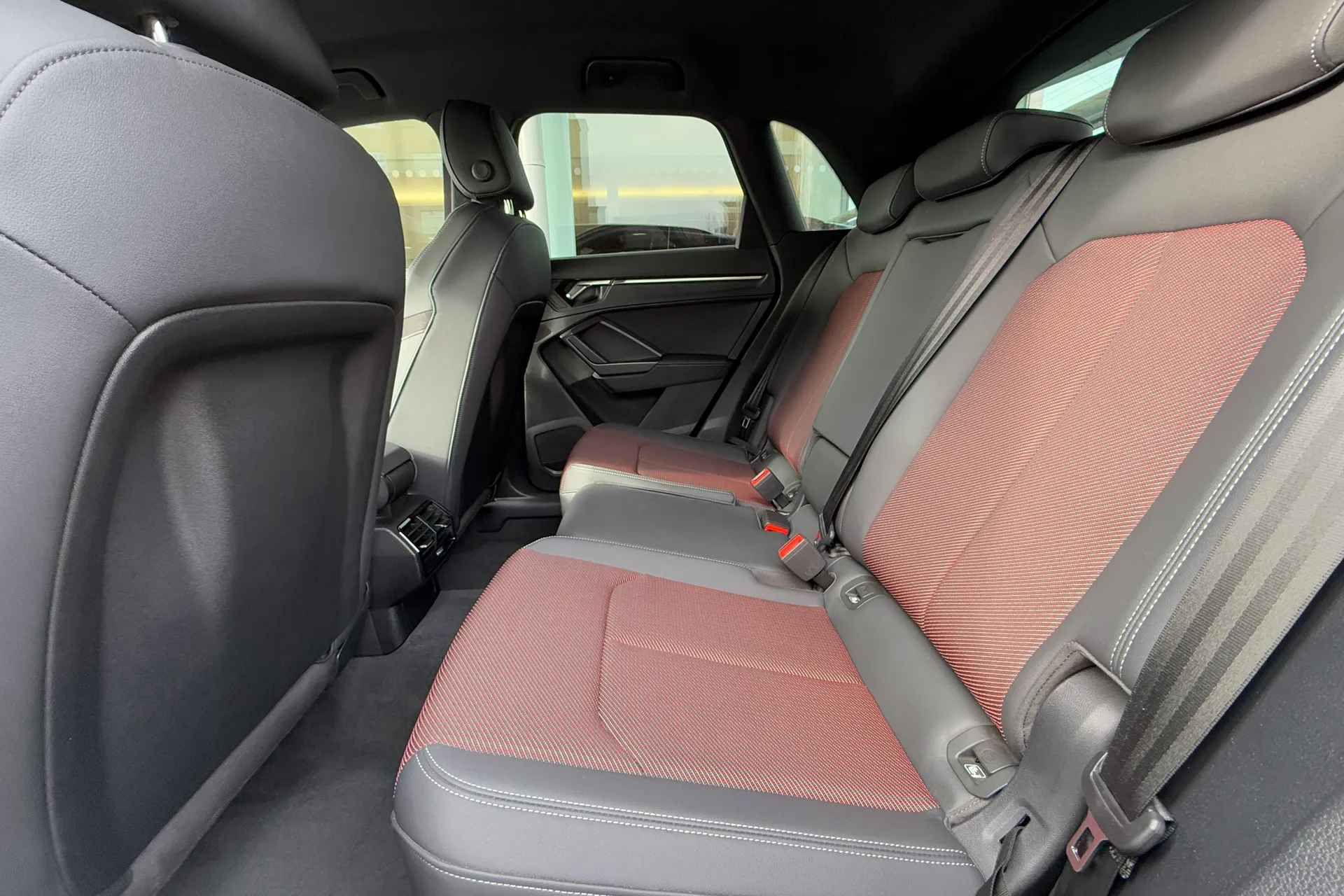 Audi Q3 thumbnail image number 45