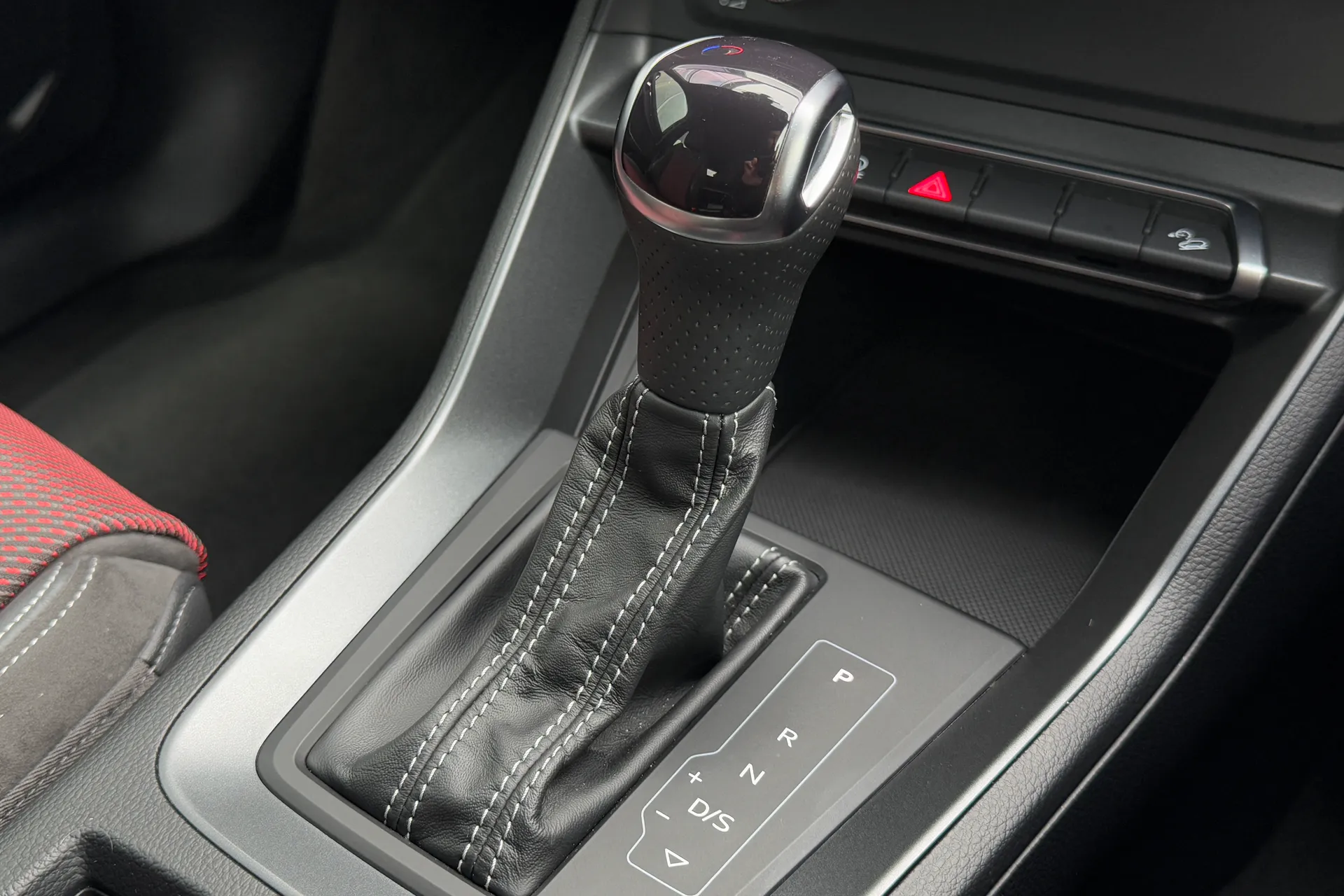 Audi Q3 thumbnail image number 28