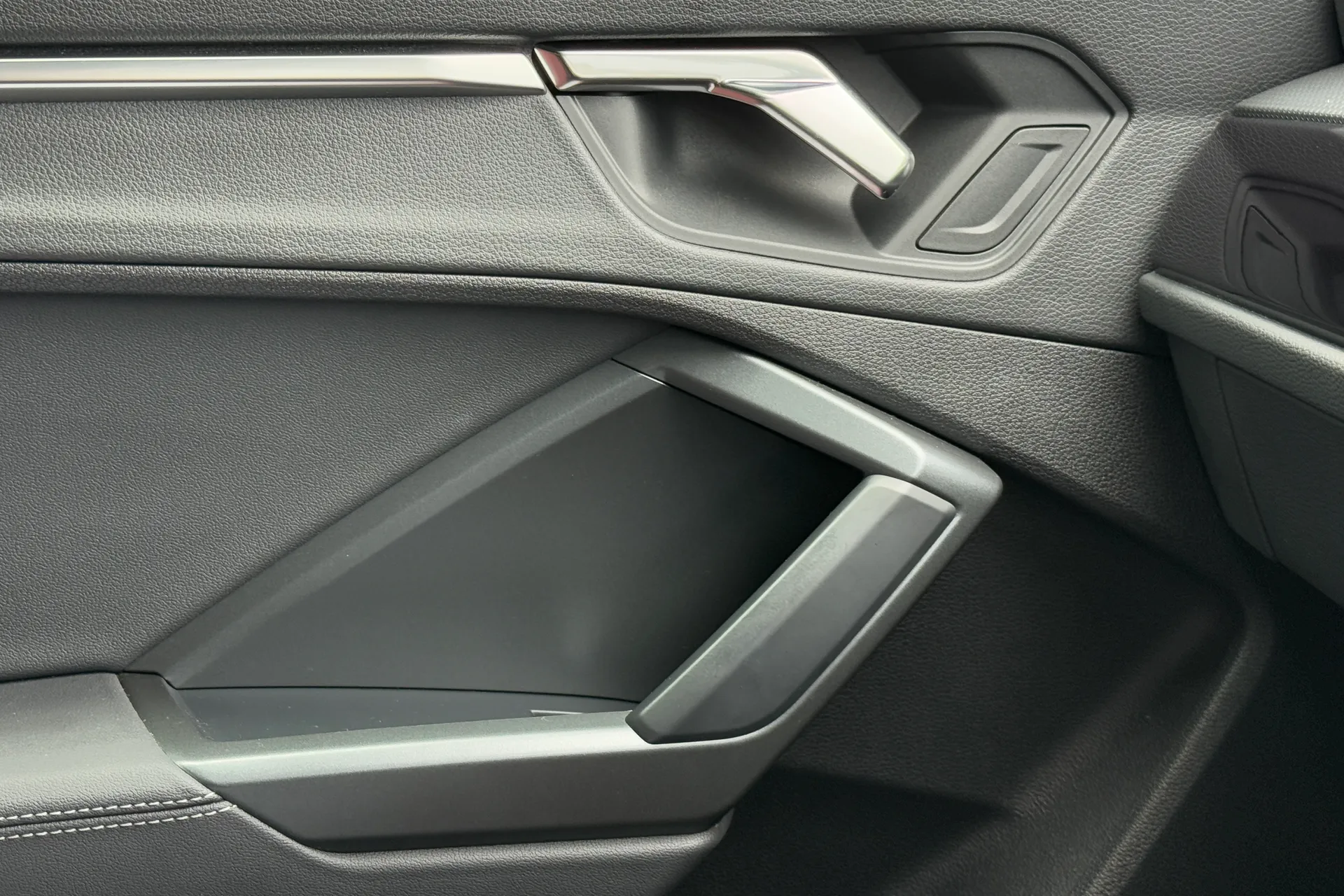 Audi Q3 thumbnail image number 22