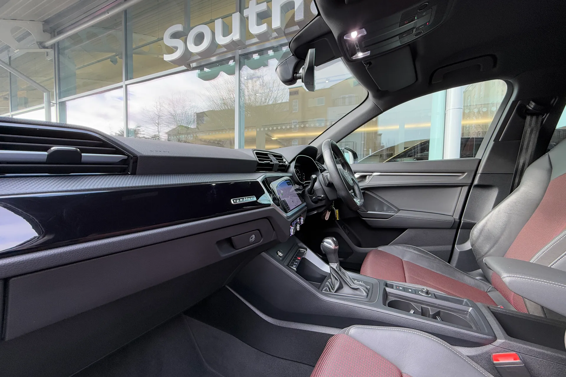 Audi Q3 thumbnail image number 5