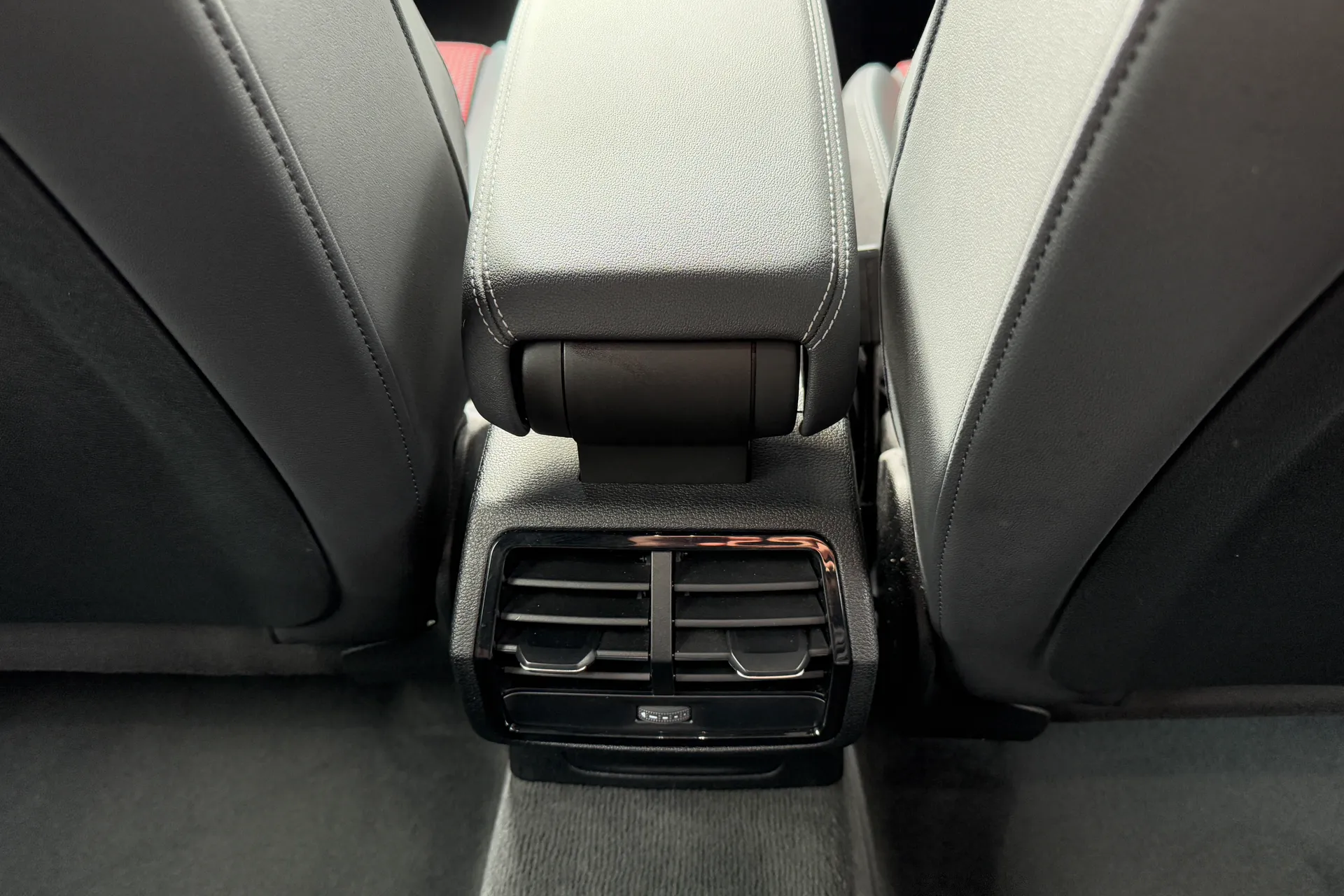 Audi Q3 thumbnail image number 39