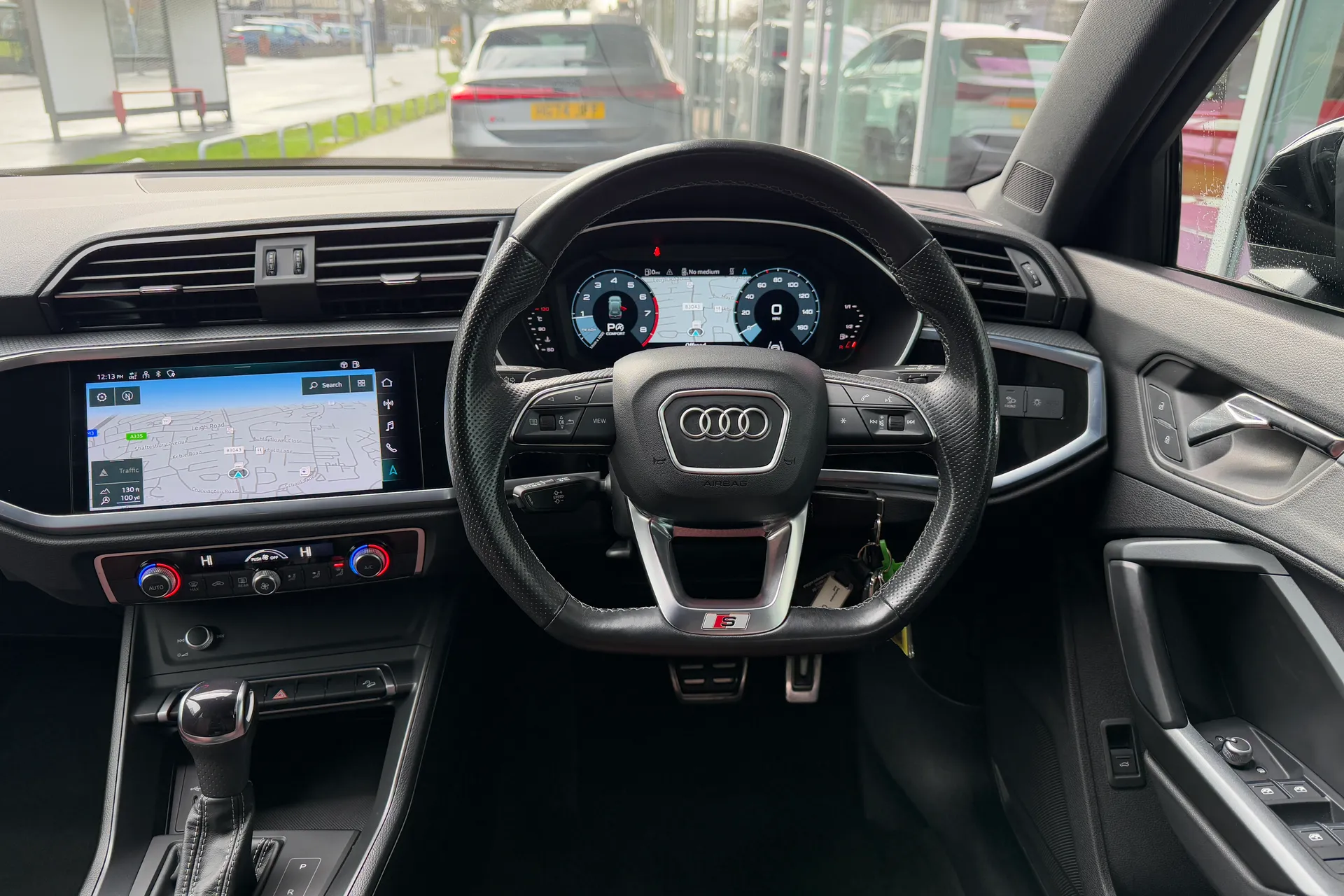 Audi Q3 thumbnail image number 36