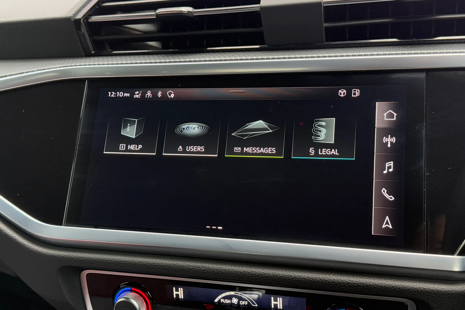 Audi Q3 thumbnail image number 20