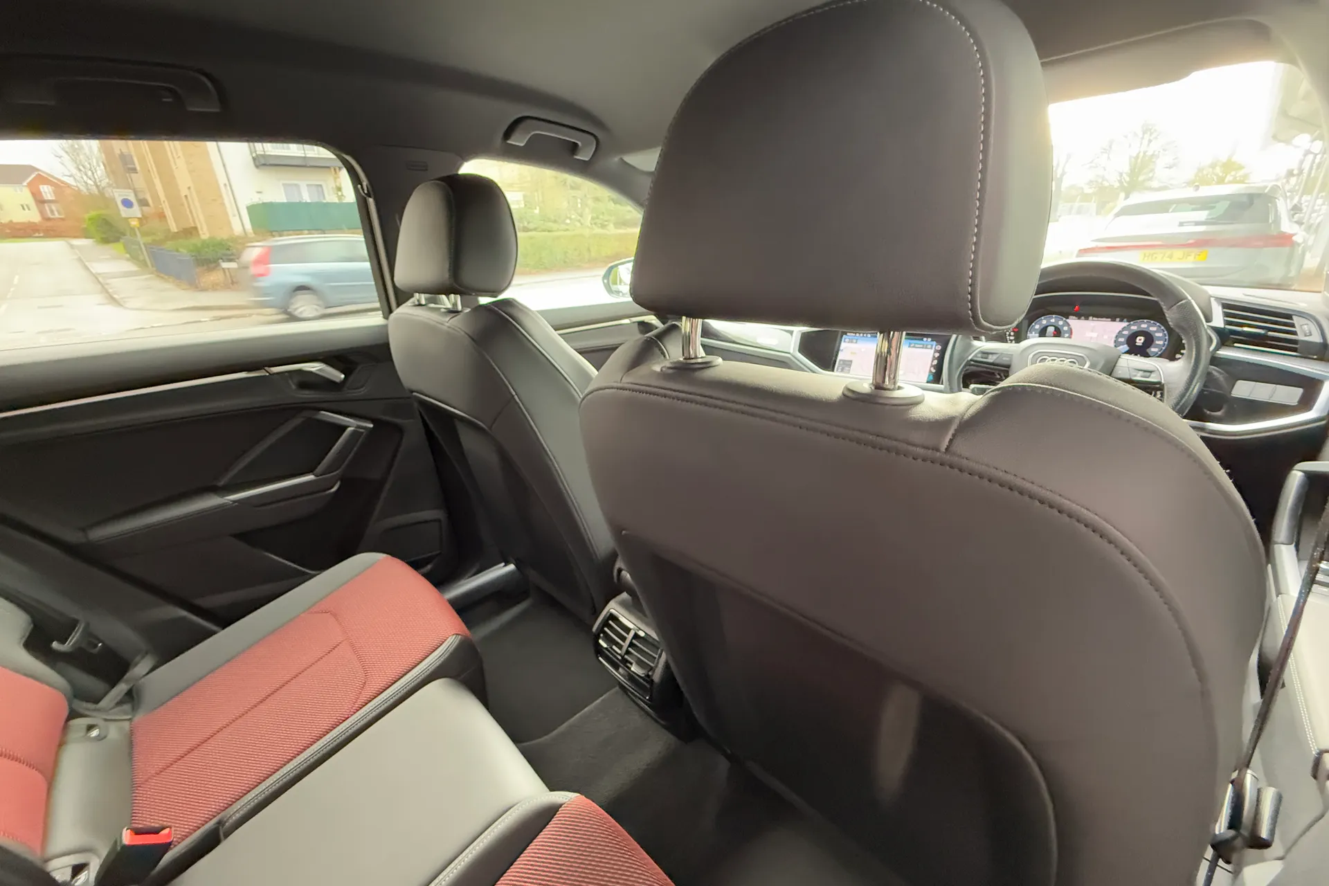 Audi Q3 thumbnail image number 33