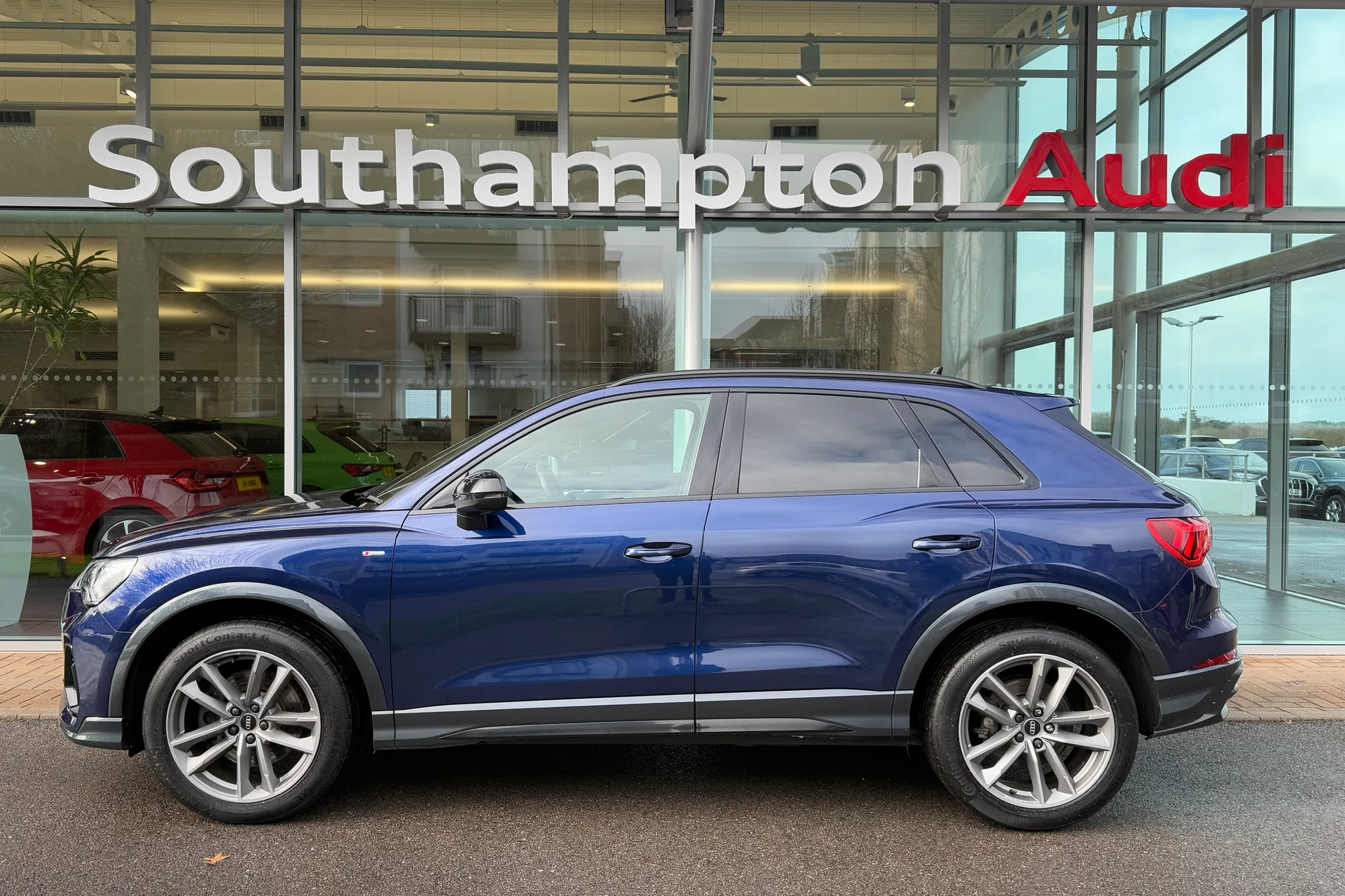 Audi Q3 thumbnail image number 44