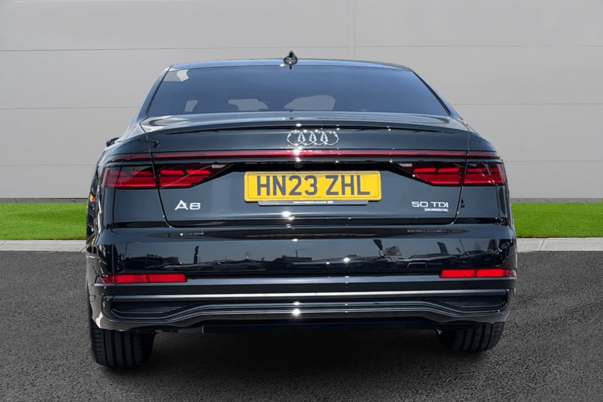 Audi A8 thumbnail image number 7