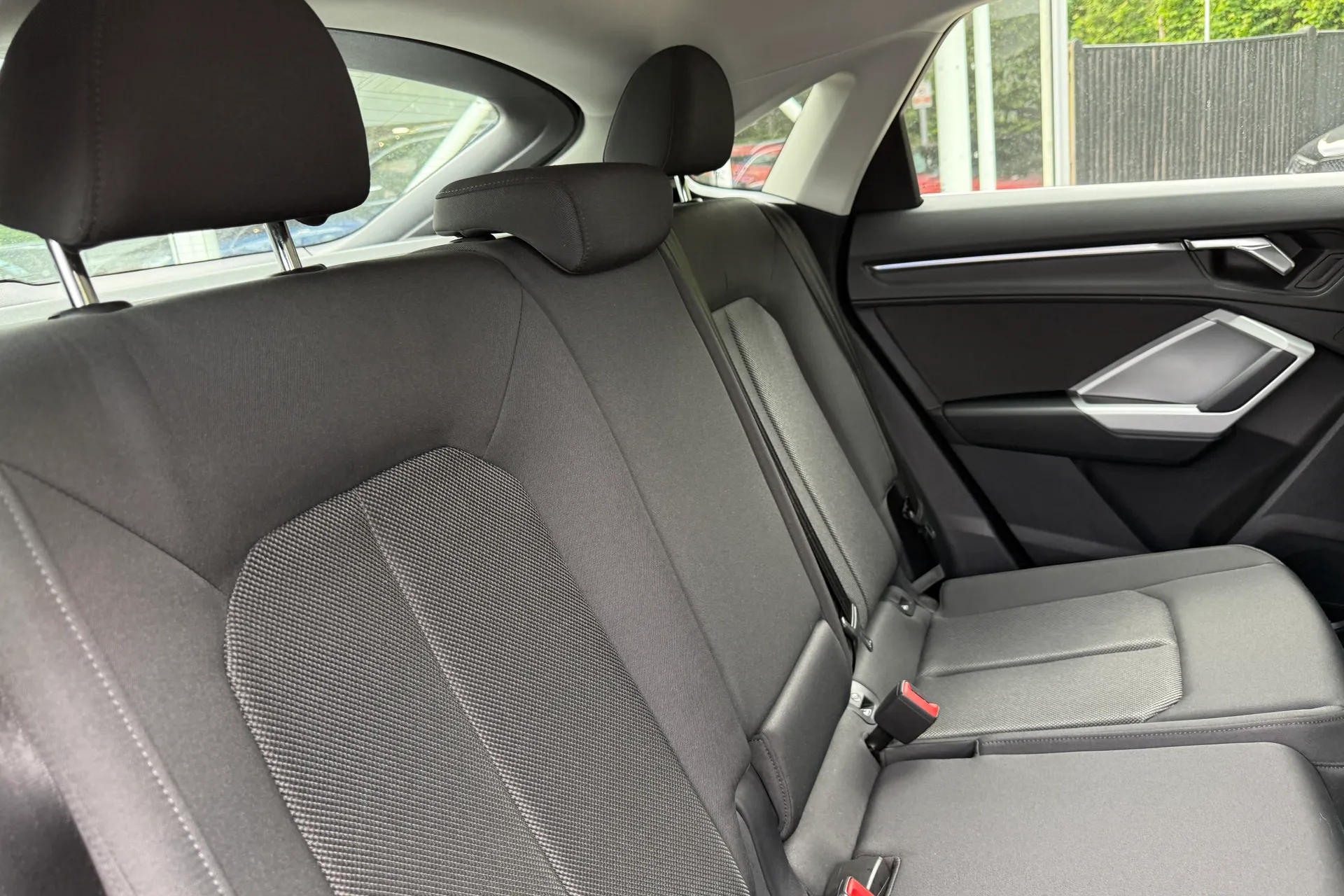 Audi Q3 thumbnail image number 31