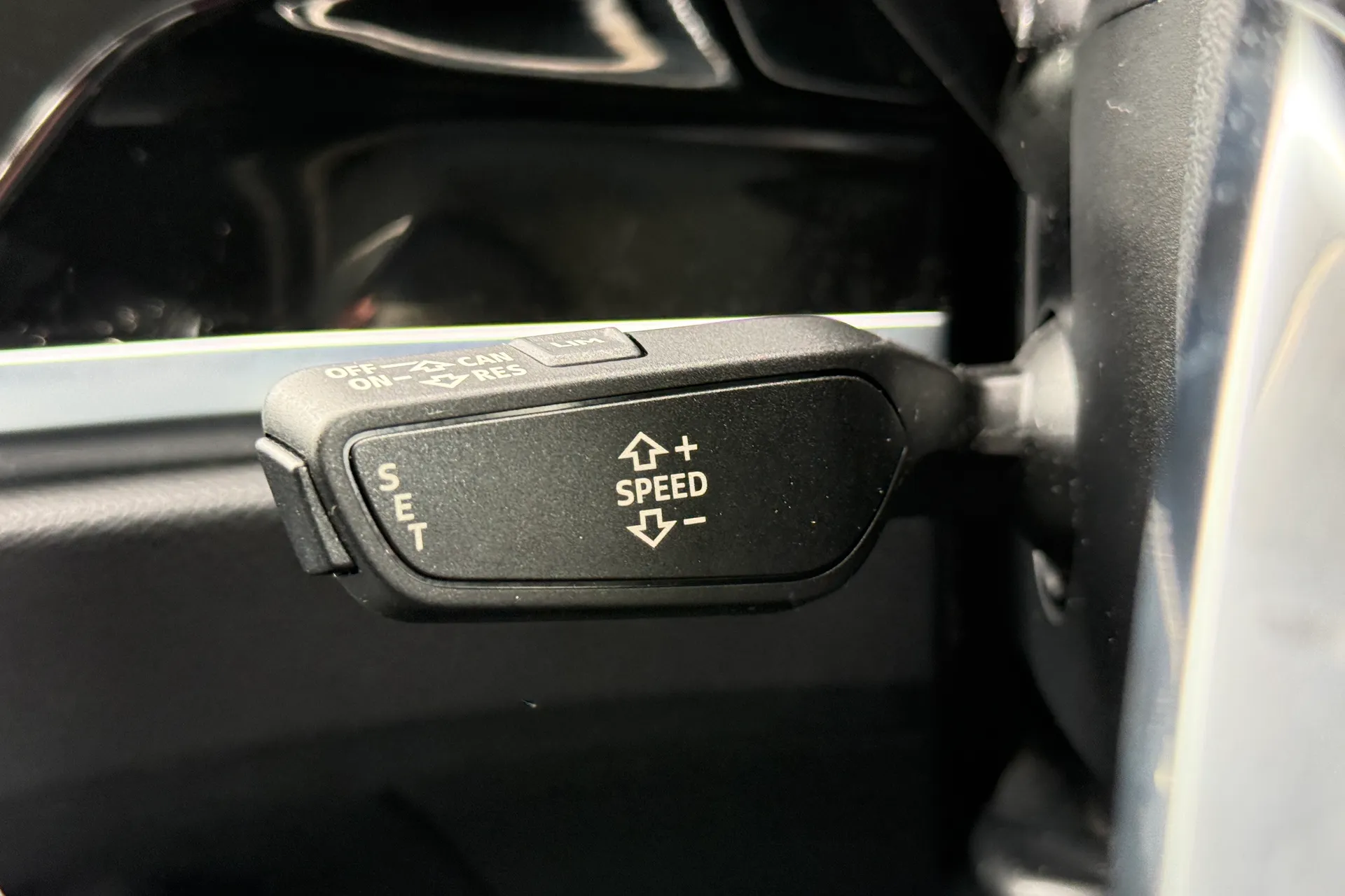 Audi Q3 thumbnail image number 18