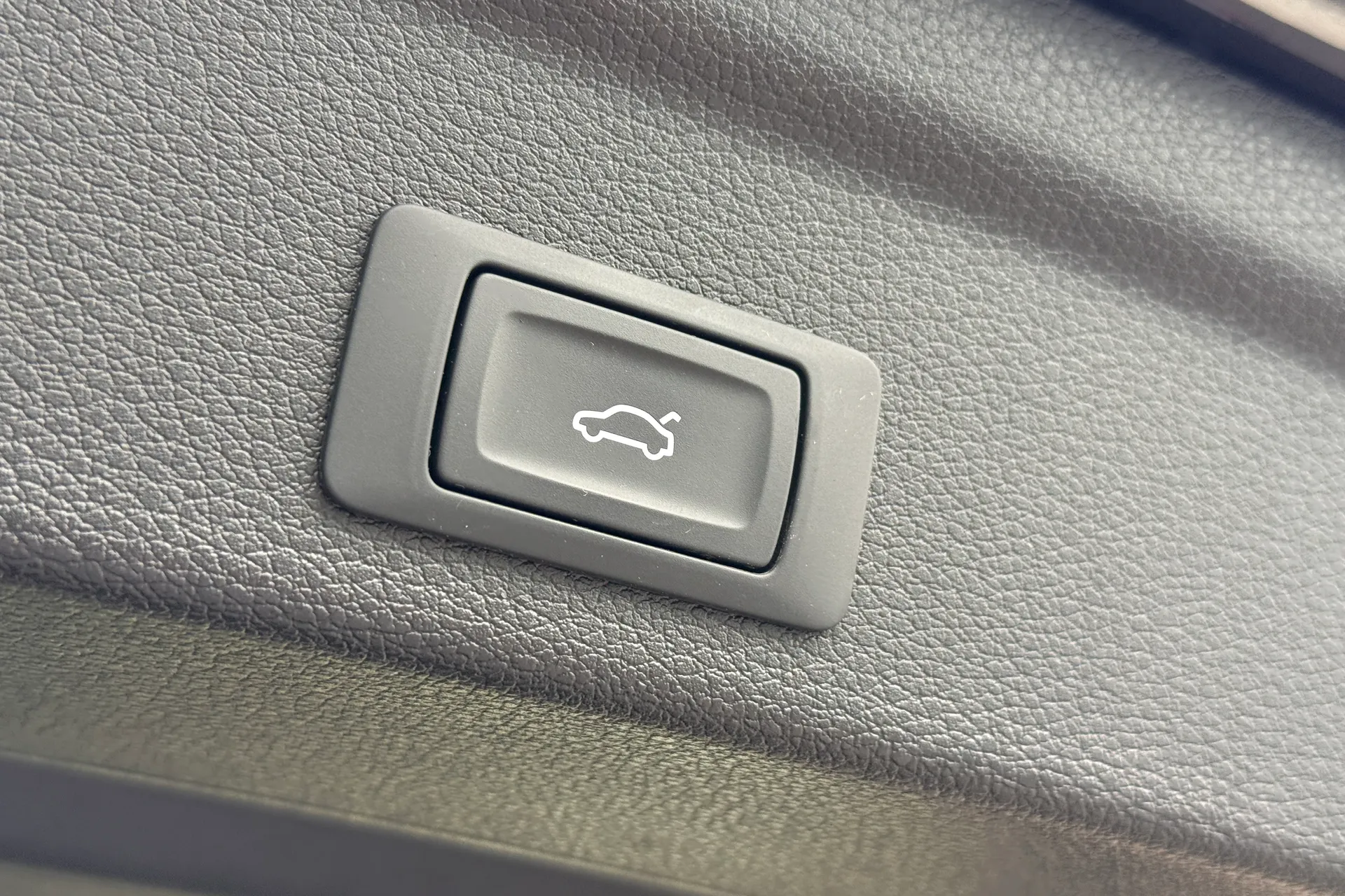 Audi Q3 thumbnail image number 40