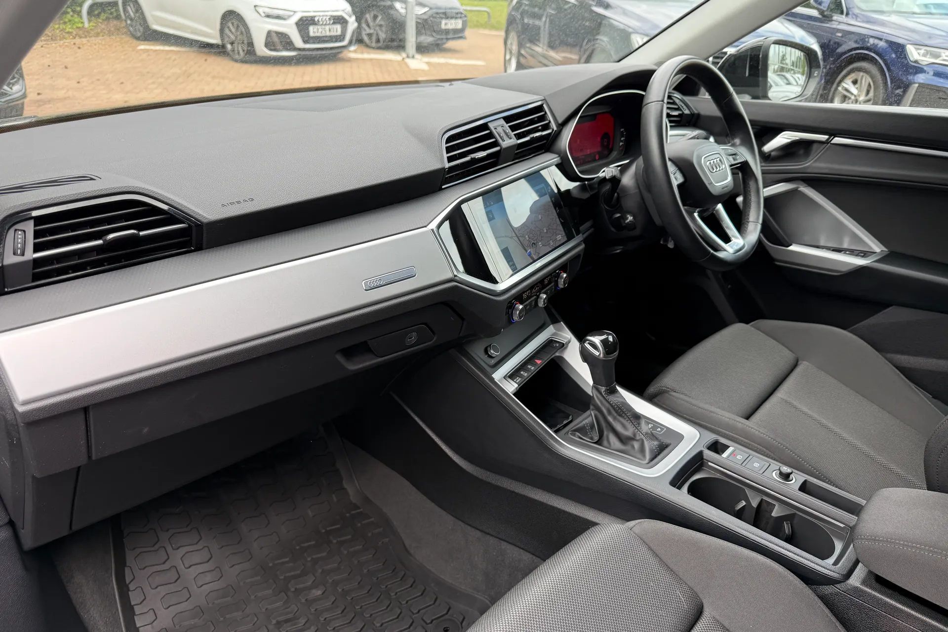 Audi Q3 thumbnail image number 49