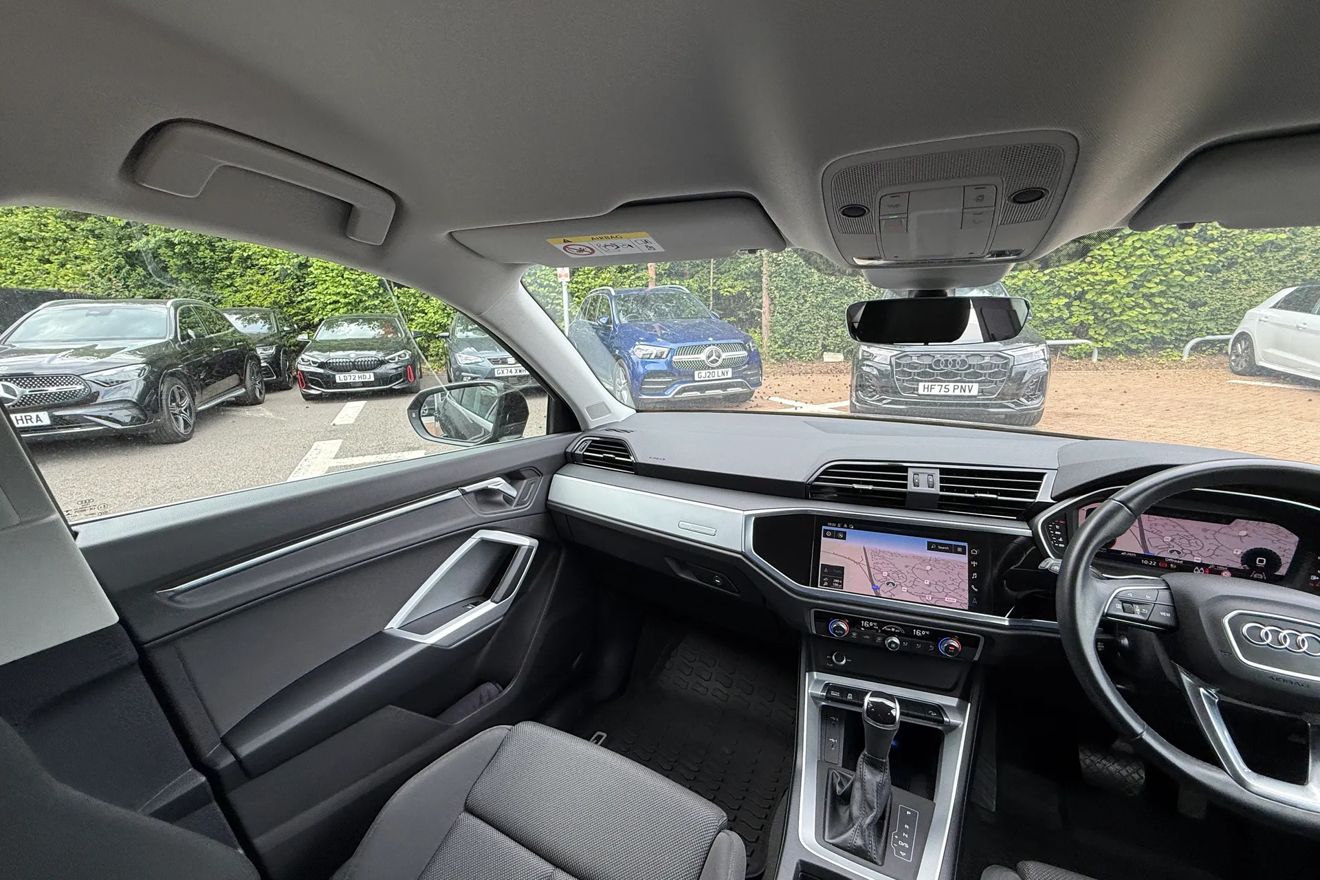 Audi Q3 thumbnail image number 34