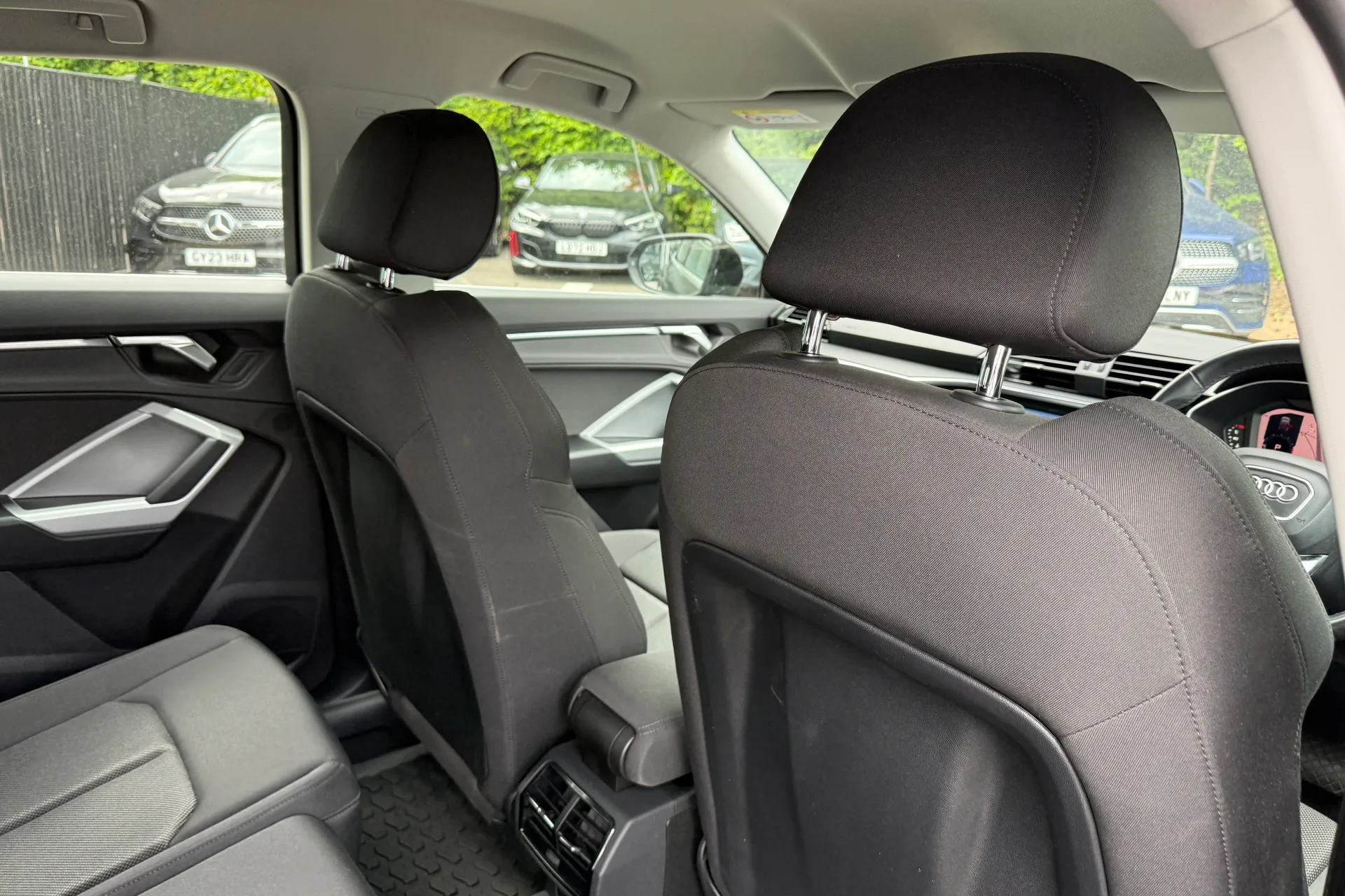 Audi Q3 thumbnail image number 33