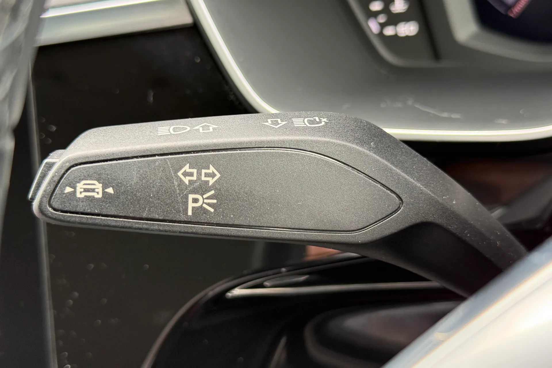 Audi Q3 thumbnail image number 19