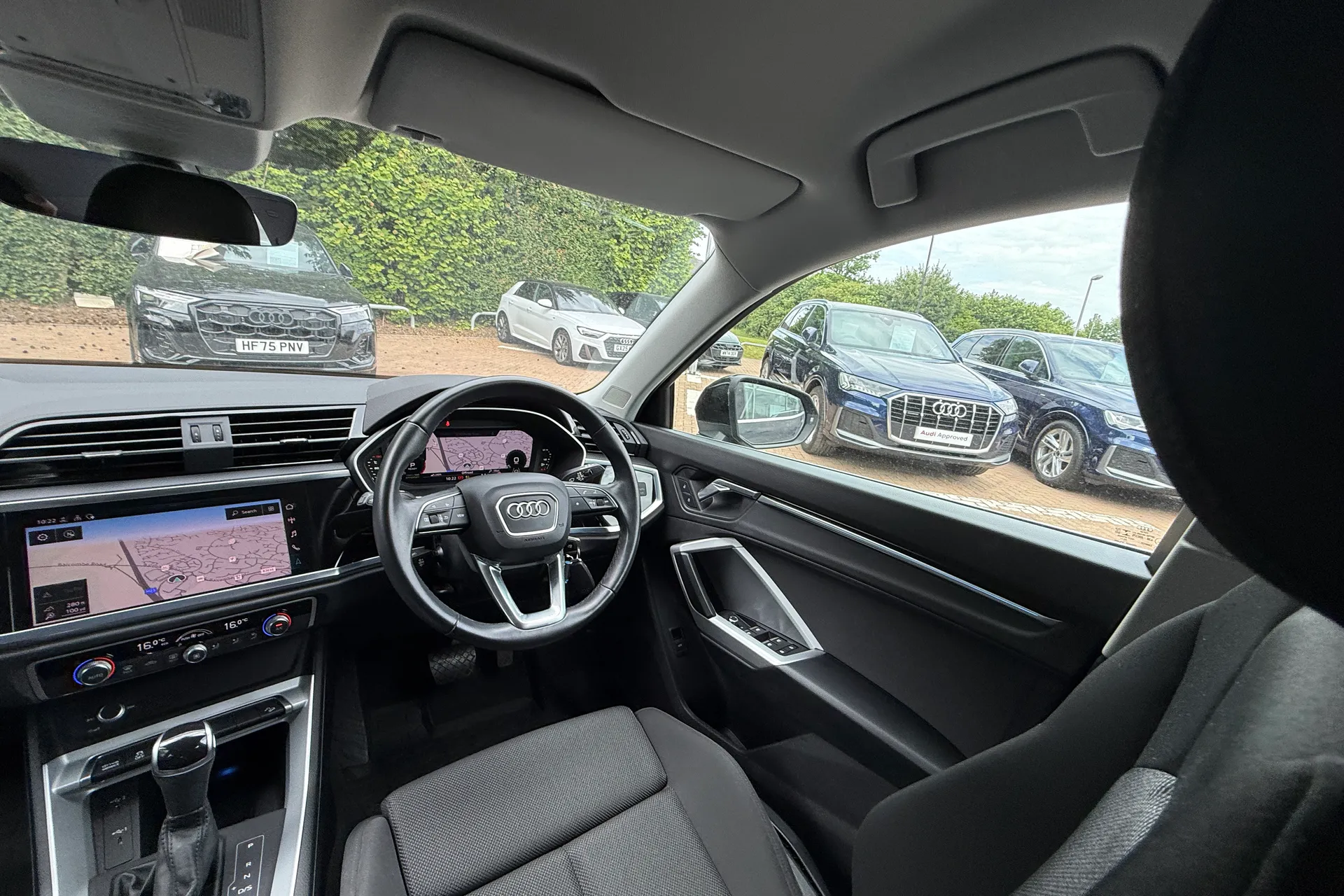 Audi Q3 thumbnail image number 35