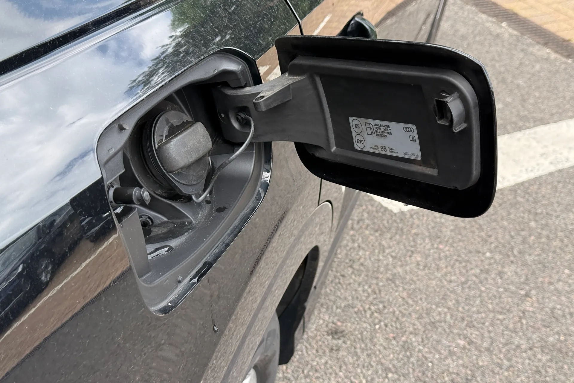 Audi Q3 thumbnail image number 30