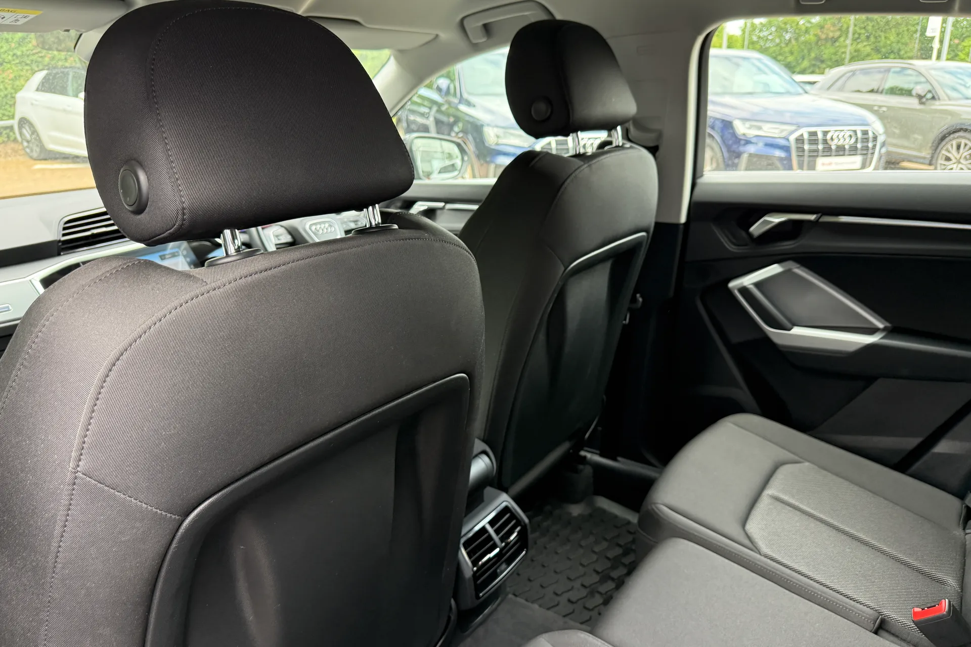 Audi Q3 thumbnail image number 46