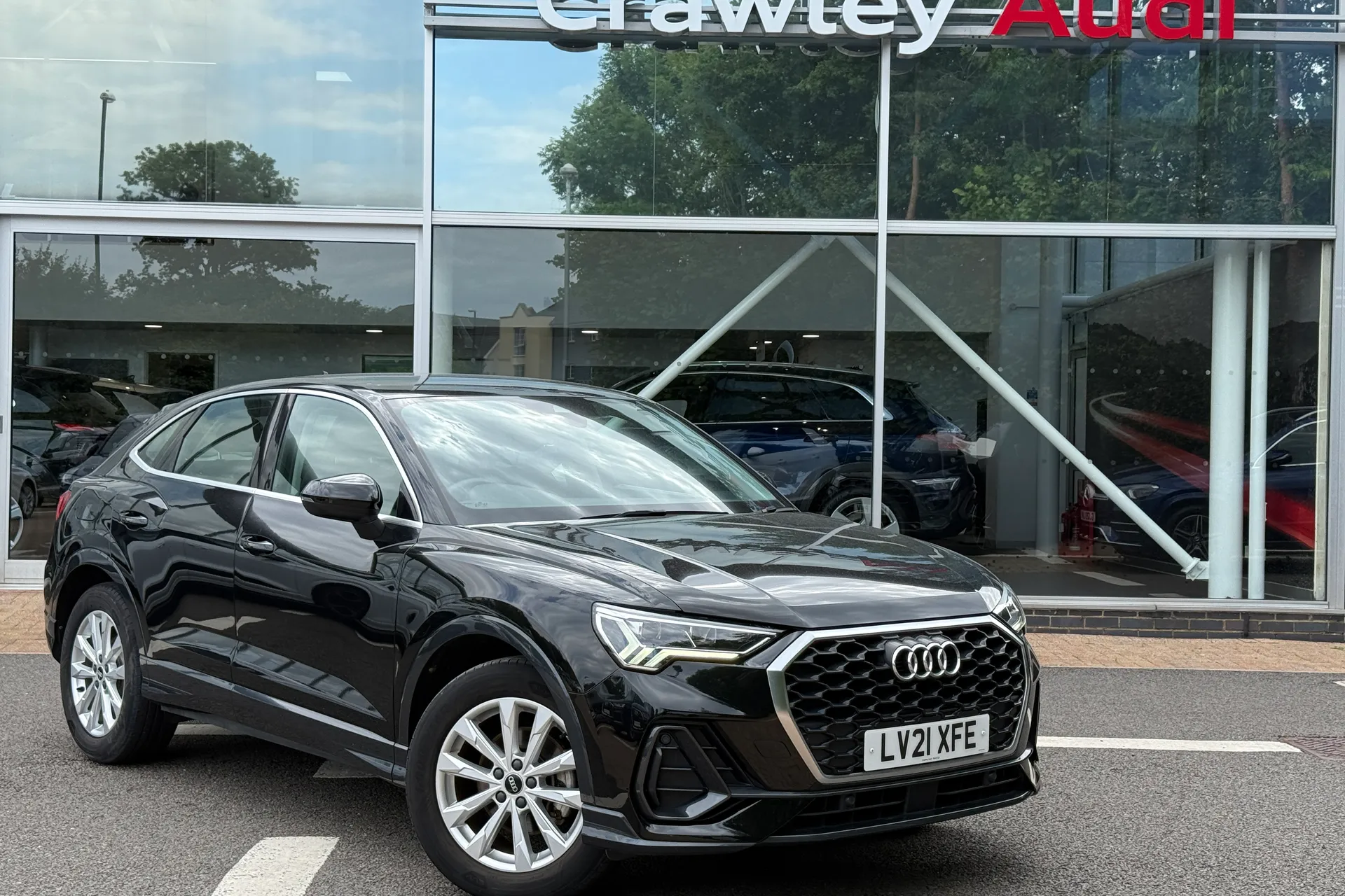 Audi Q3 focused image