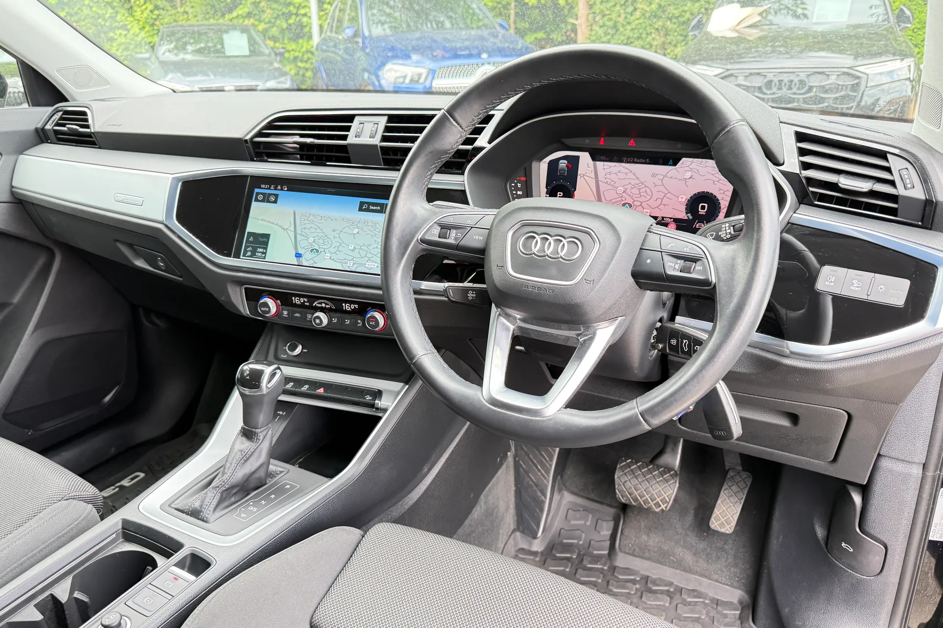 Audi Q3 thumbnail image number 26