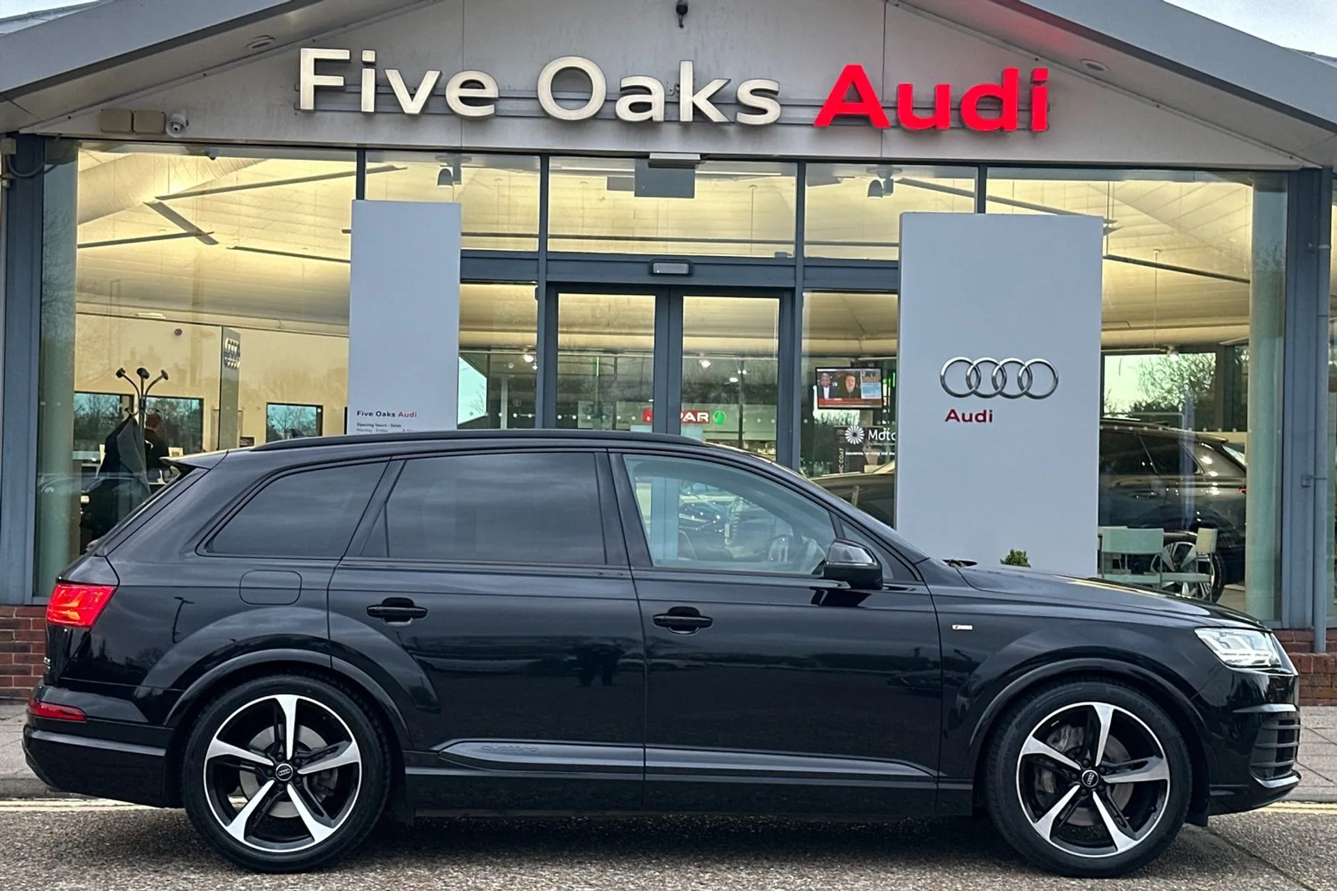 Audi Q7 thumbnail image number 2