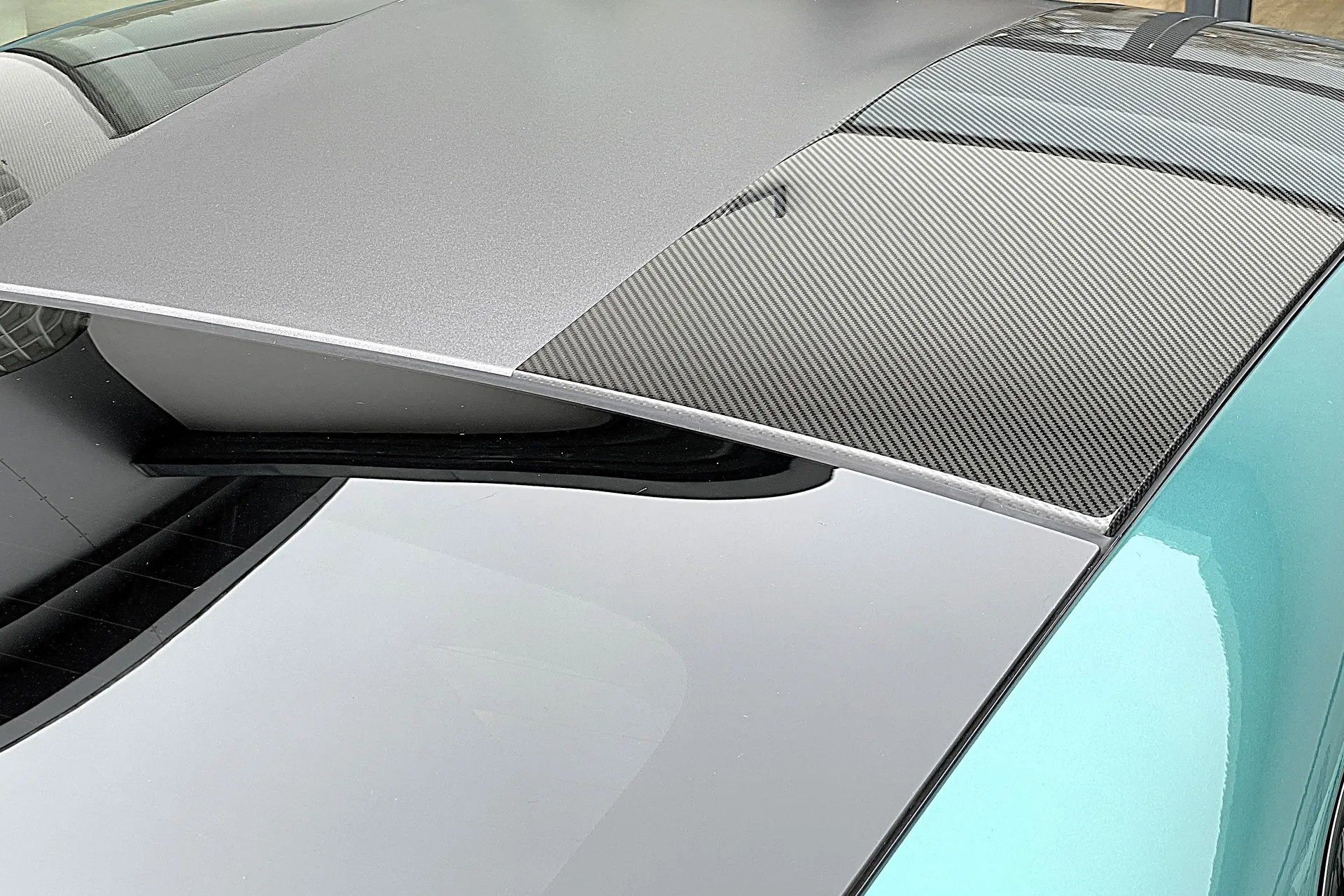 Aston Martin Vantage thumbnail image number 5