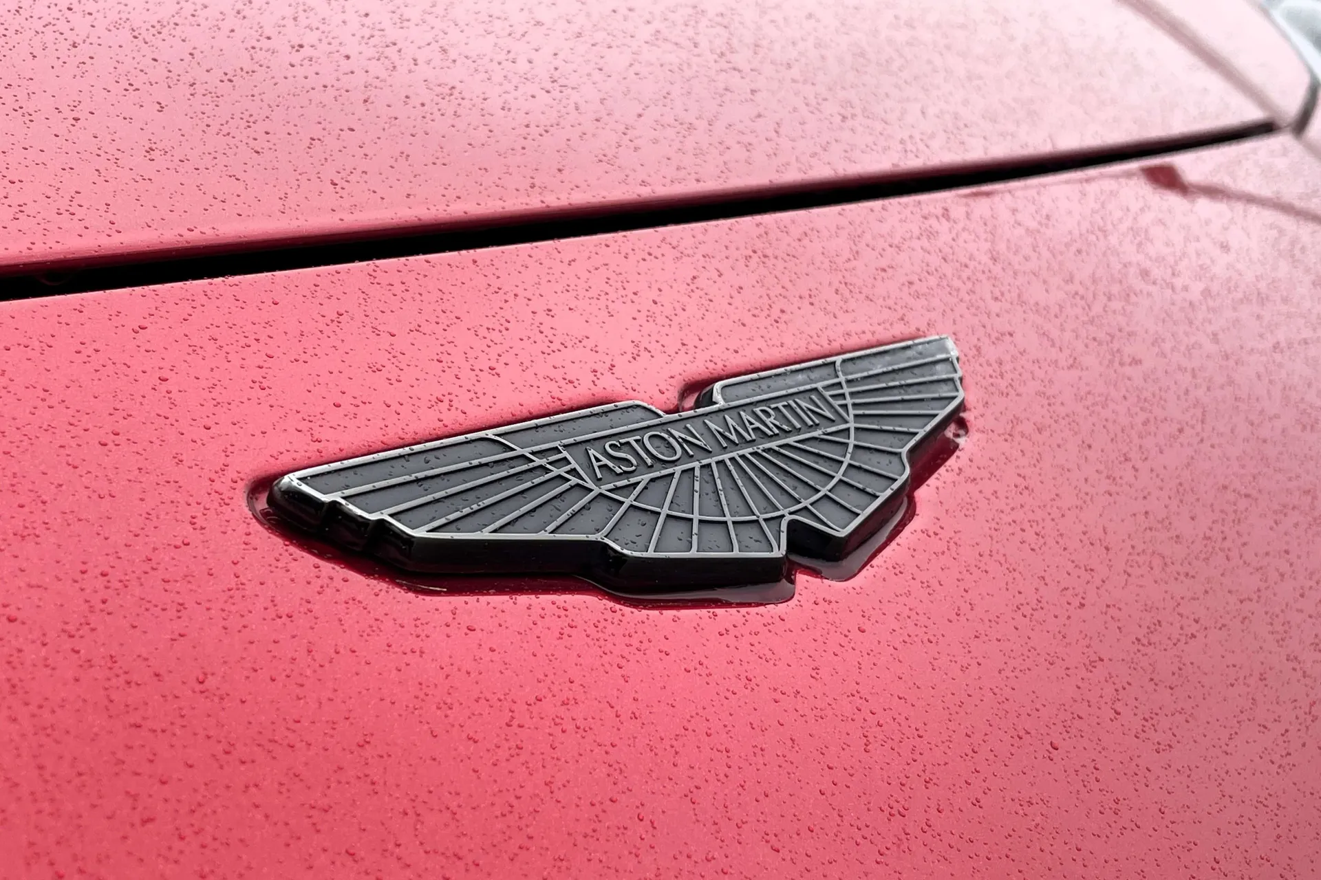 Aston Martin Vantage thumbnail image number 51