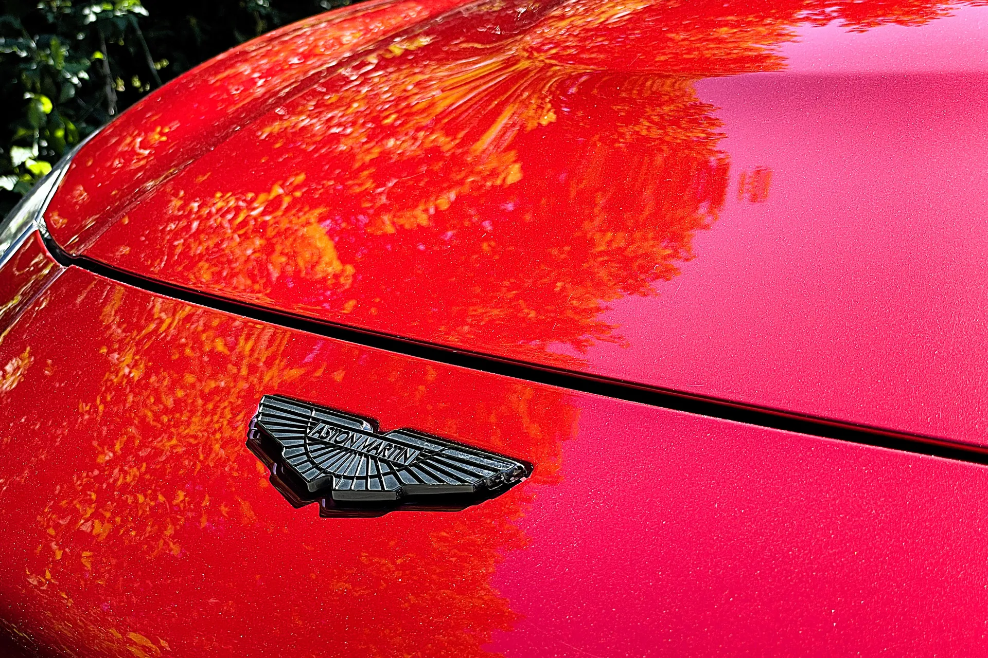 Aston Martin Vantage thumbnail image number 34