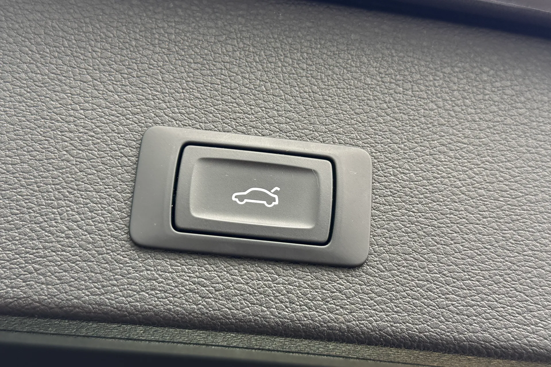 Audi Q2 thumbnail image number 39