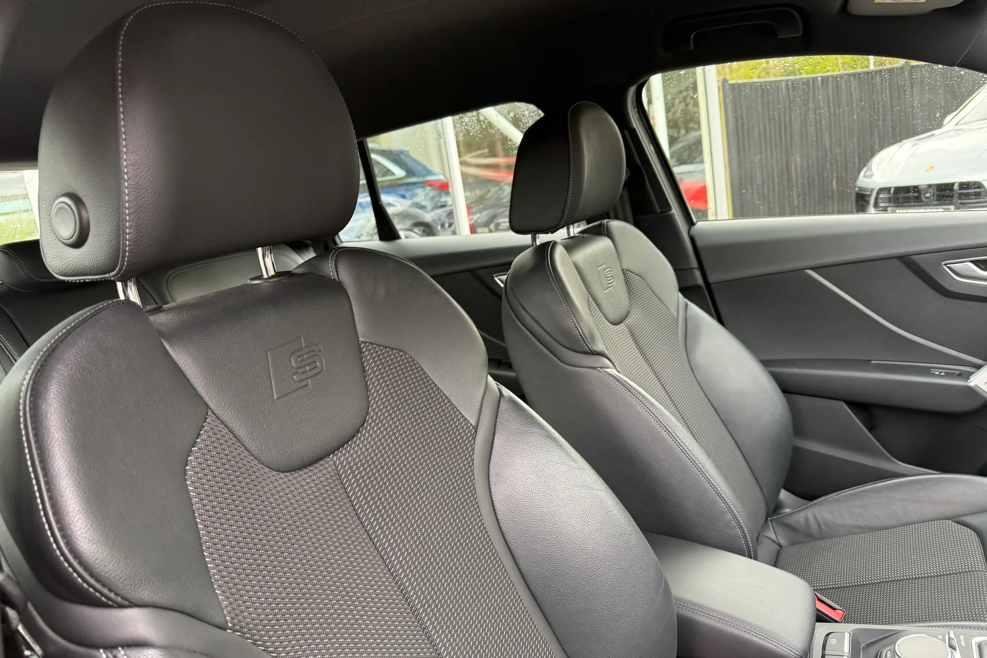 Audi Q2 thumbnail image number 24
