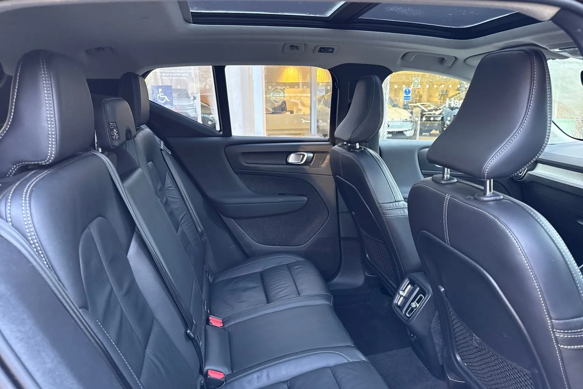 Volvo XC40 thumbnail image number 23