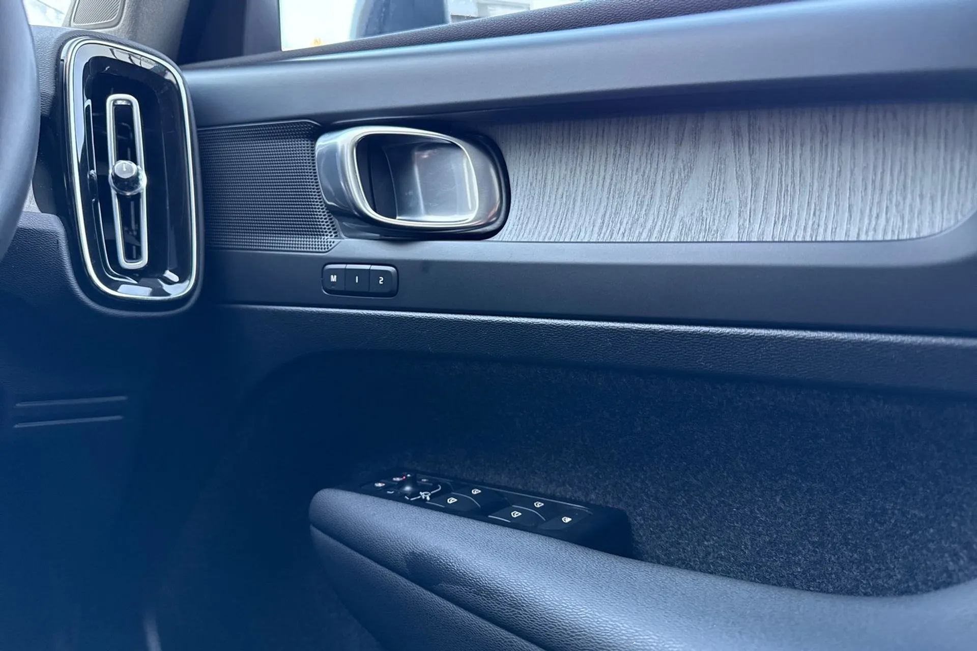 Volvo XC40 thumbnail image number 41