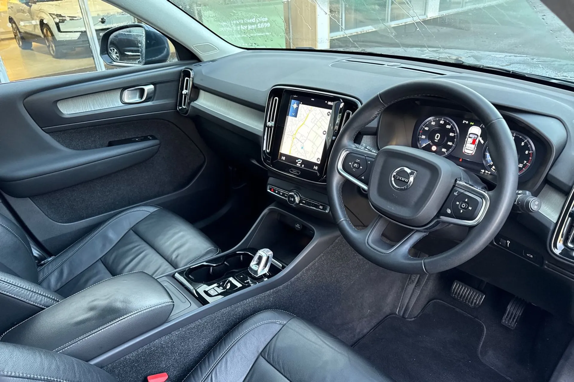 Volvo XC40 thumbnail image number 6