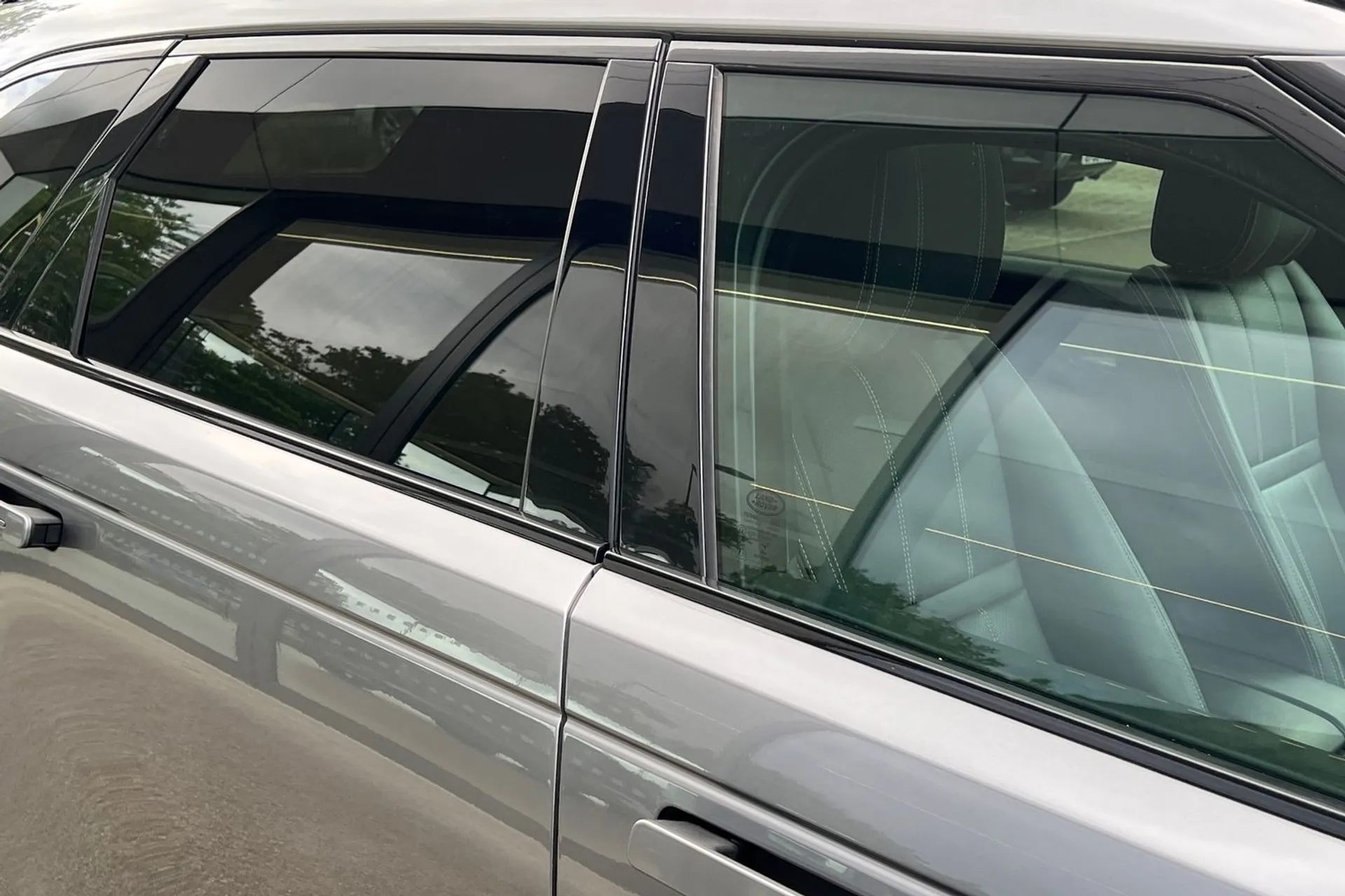 LAND ROVER RANGE ROVER VELAR thumbnail image number 25