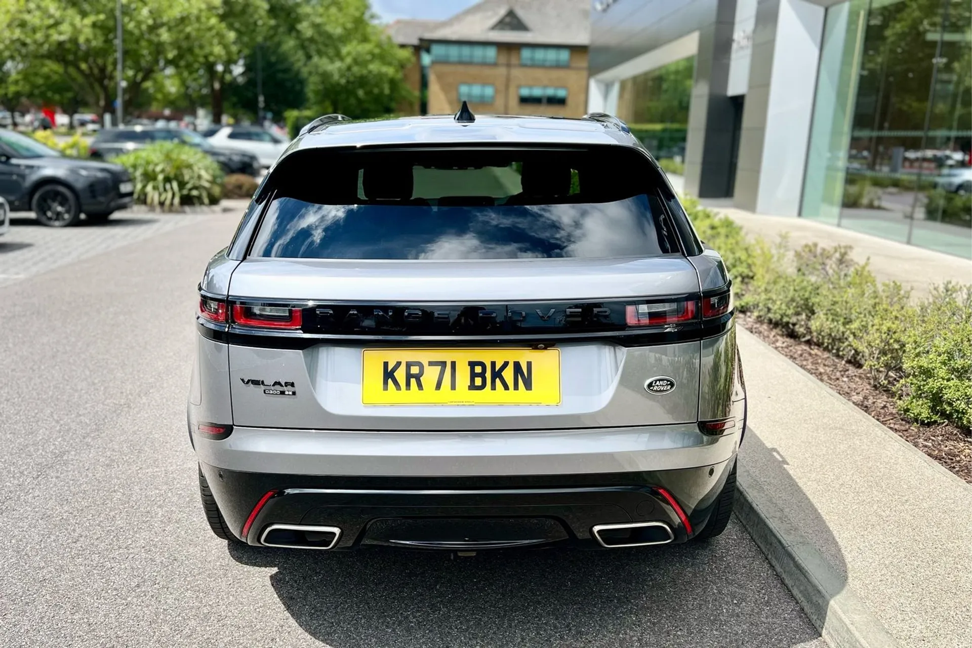 LAND ROVER RANGE ROVER VELAR thumbnail image number 16