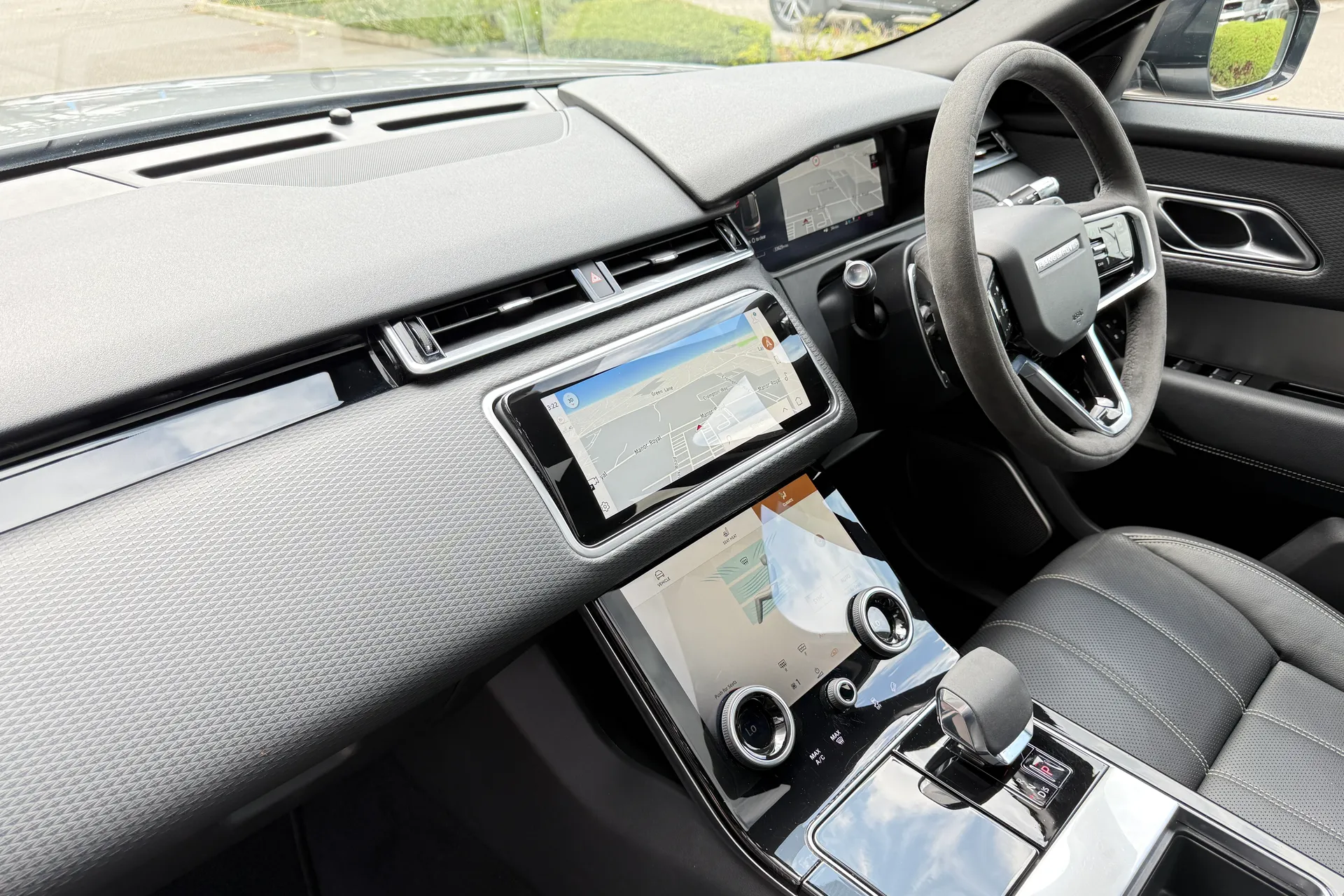 LAND ROVER RANGE ROVER VELAR thumbnail image number 54