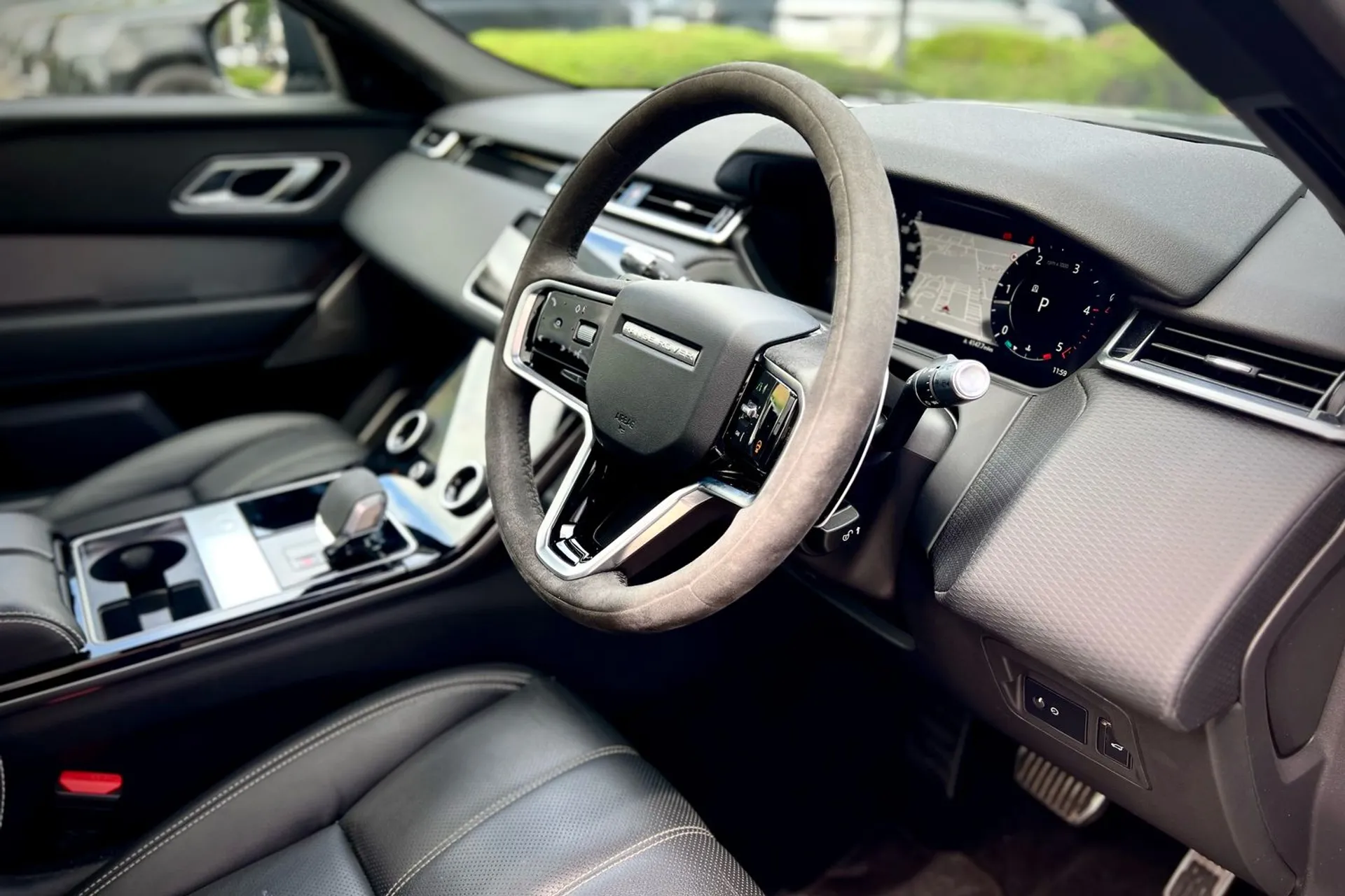 LAND ROVER RANGE ROVER VELAR thumbnail image number 46