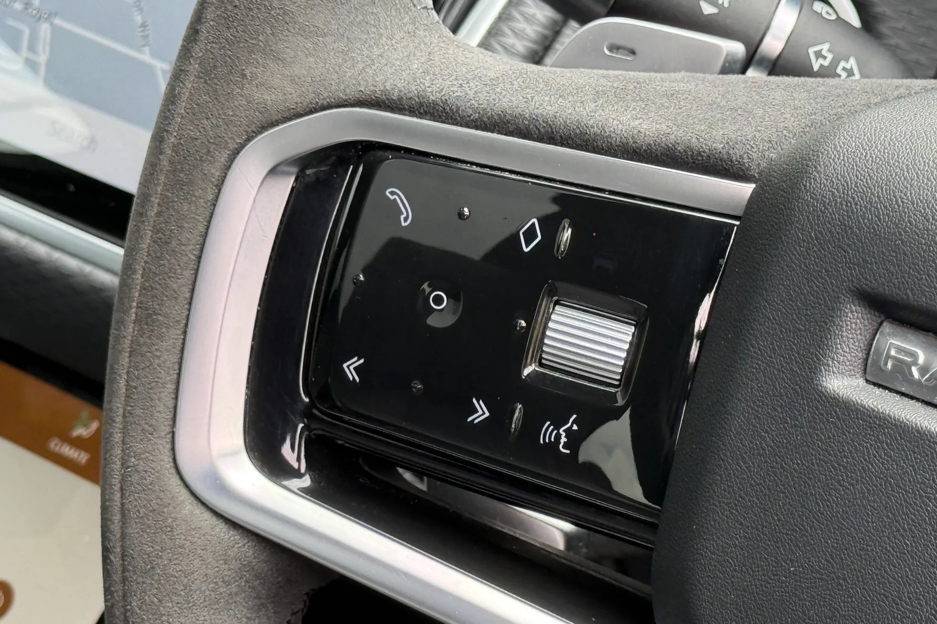 LAND ROVER RANGE ROVER VELAR thumbnail image number 57