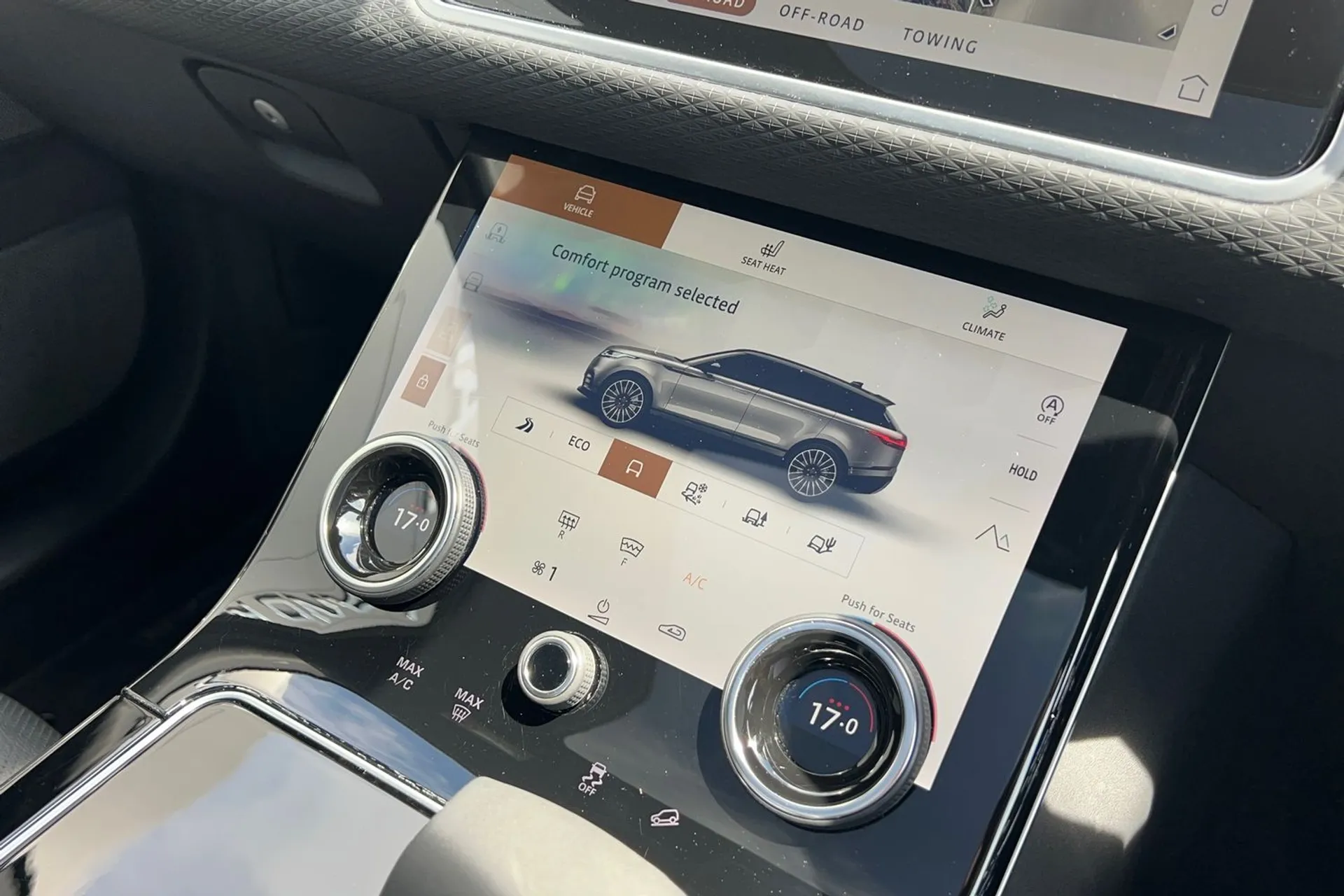 LAND ROVER RANGE ROVER VELAR thumbnail image number 57