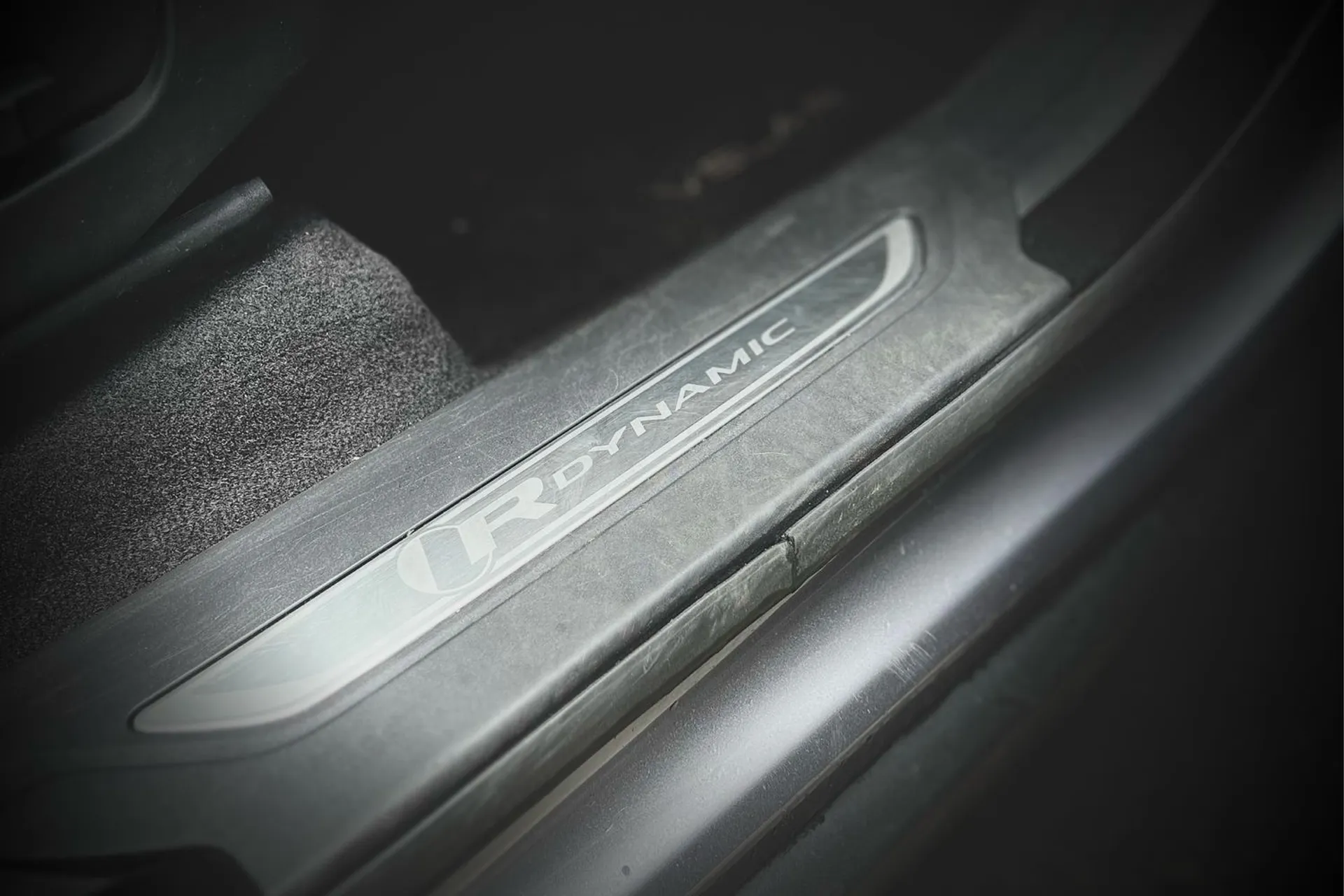 LAND ROVER RANGE ROVER VELAR thumbnail image number 45