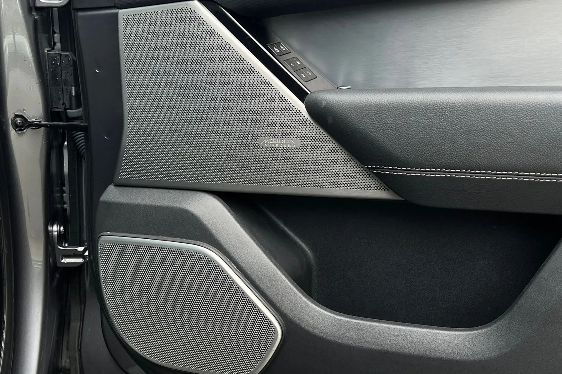 LAND ROVER RANGE ROVER VELAR thumbnail image number 61