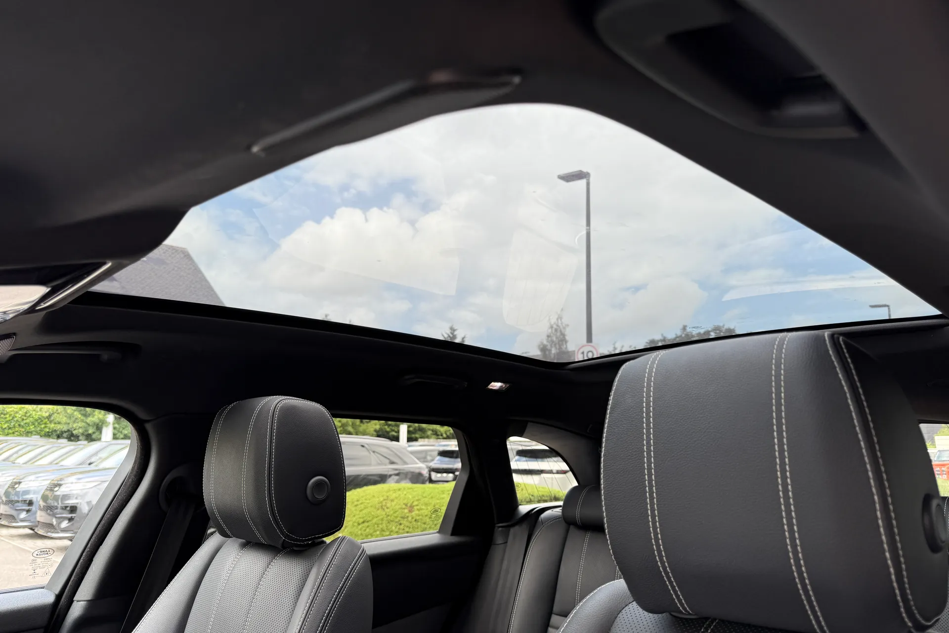 LAND ROVER RANGE ROVER VELAR thumbnail image number 5