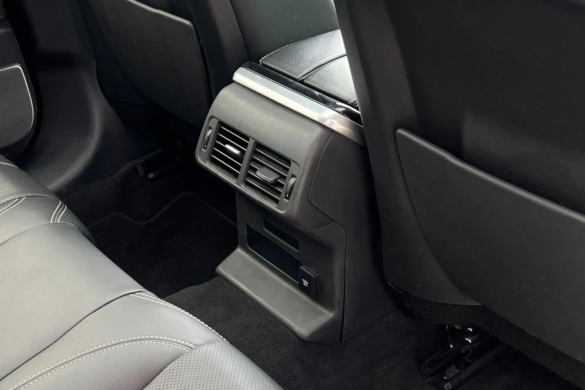LAND ROVER RANGE ROVER VELAR thumbnail image number 41