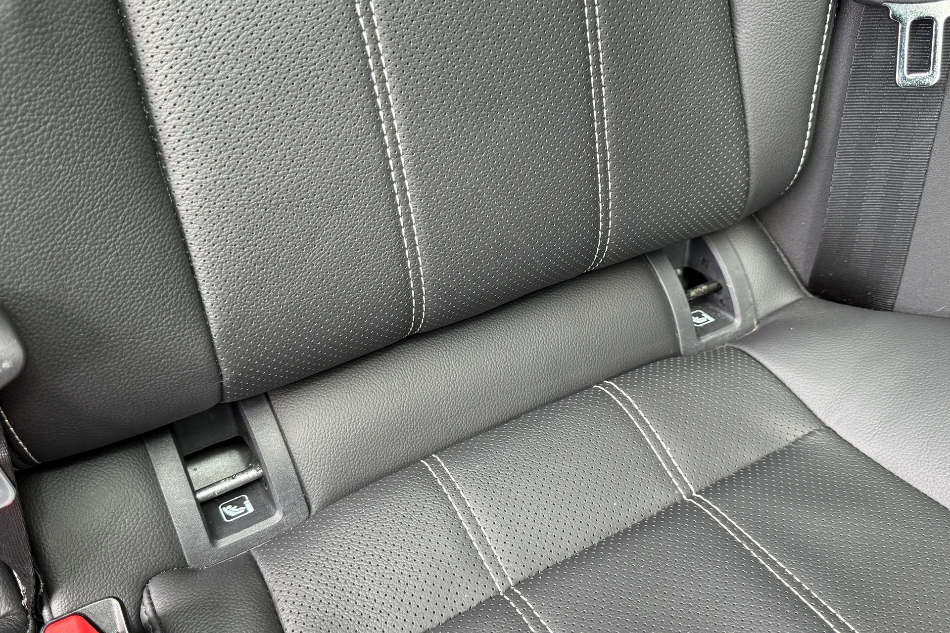 LAND ROVER RANGE ROVER VELAR thumbnail image number 44