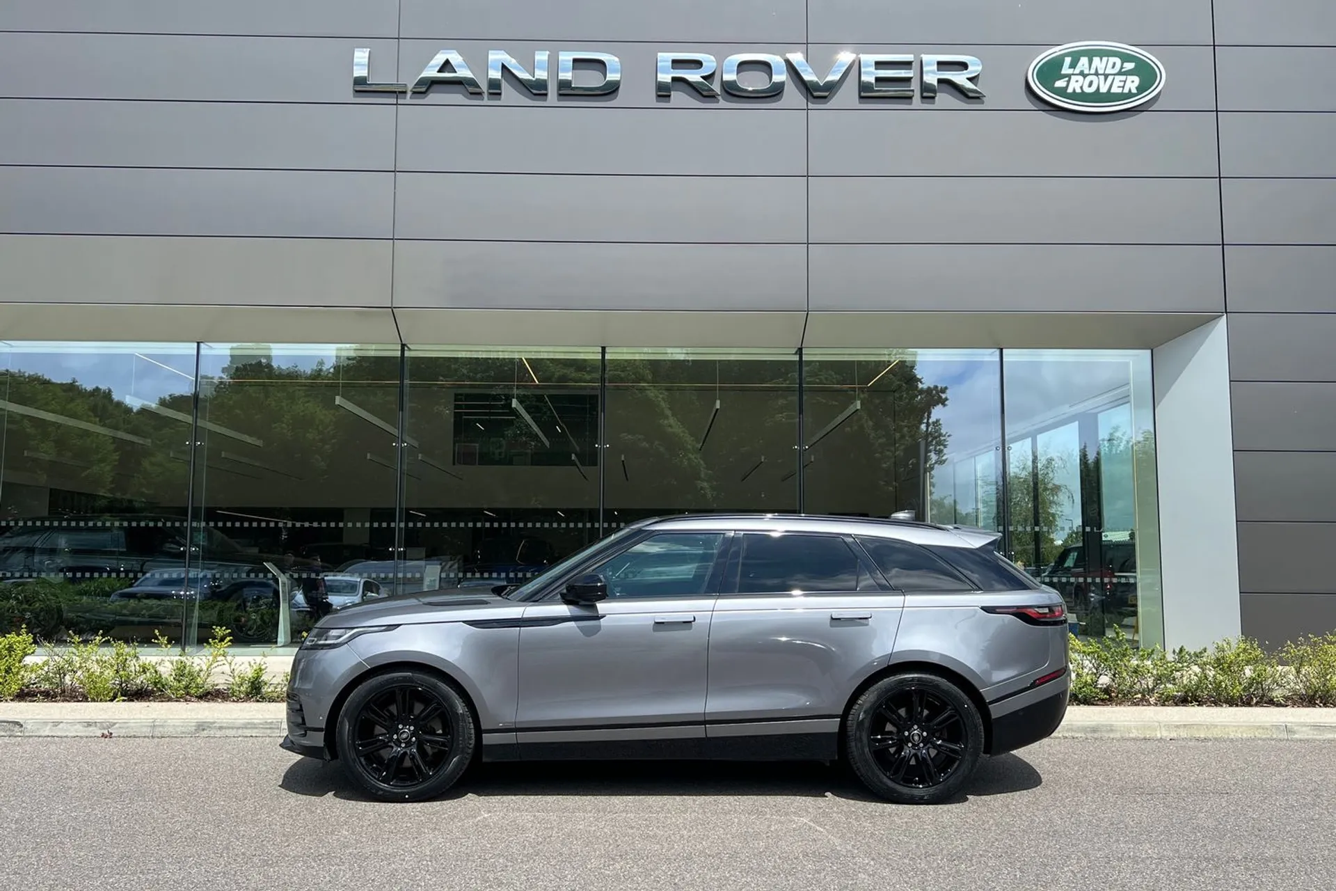 LAND ROVER RANGE ROVER VELAR thumbnail image number 8