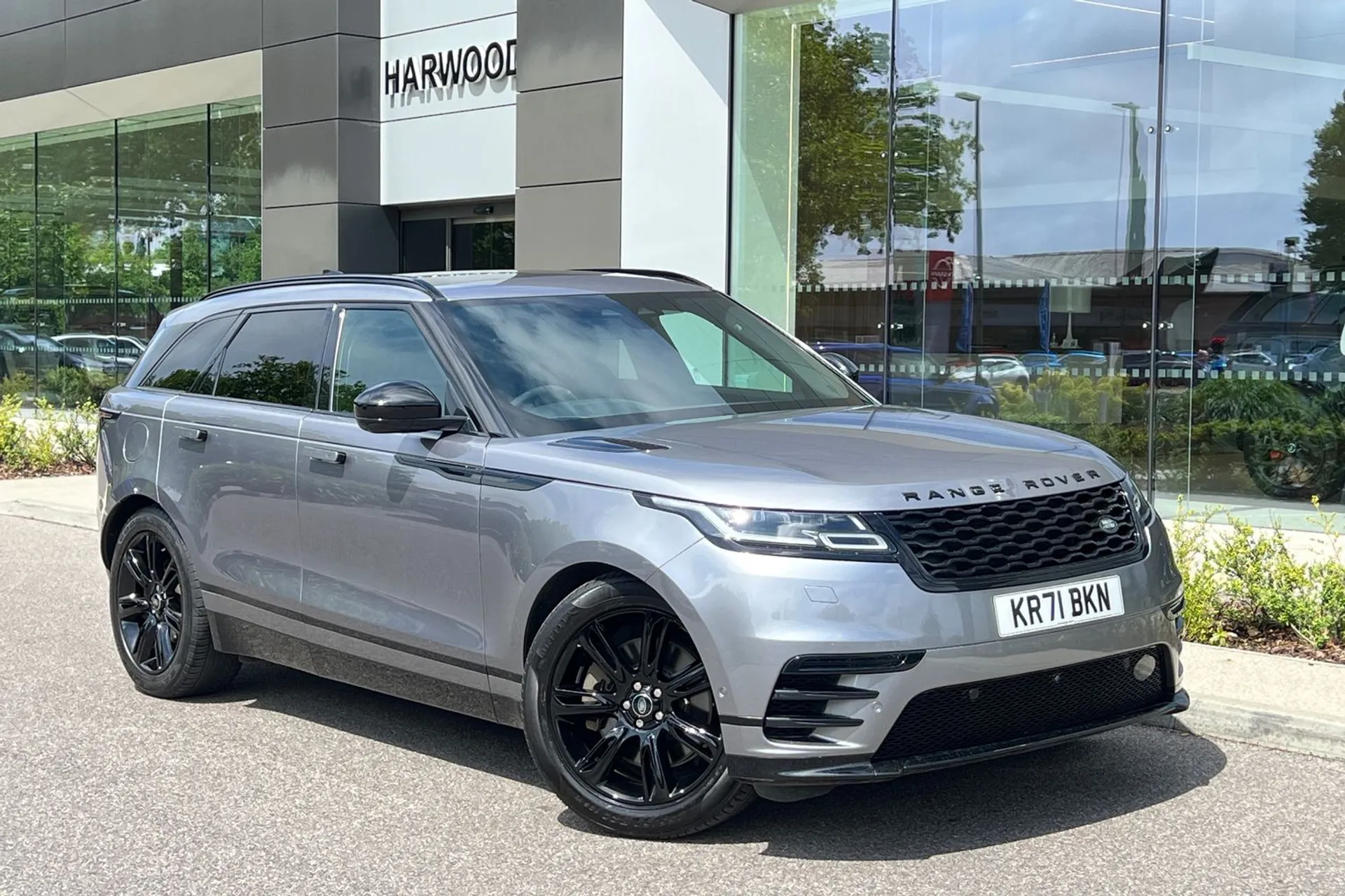 LAND ROVER RANGE ROVER VELAR focused image