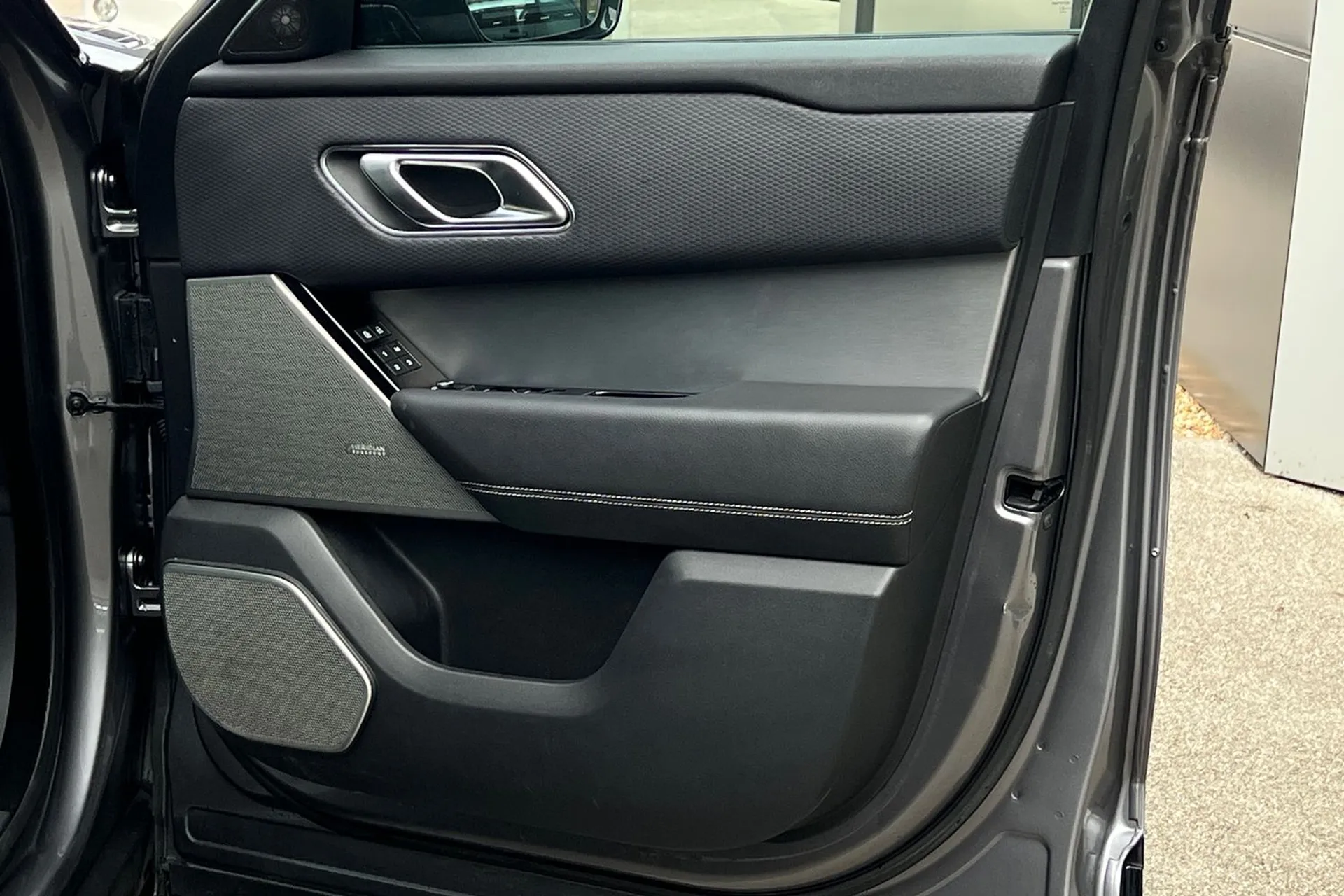 LAND ROVER RANGE ROVER VELAR thumbnail image number 62