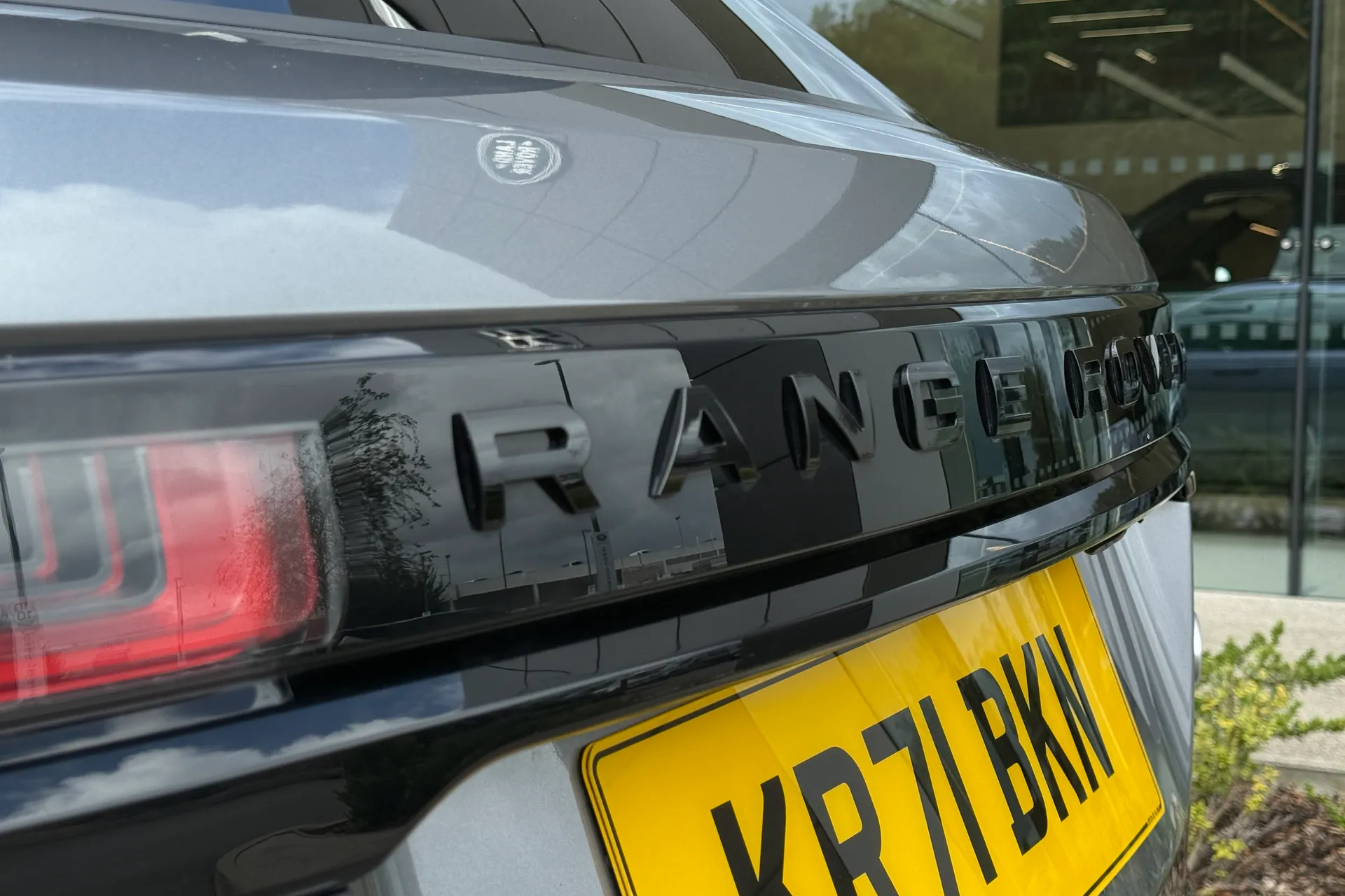 LAND ROVER RANGE ROVER VELAR thumbnail image number 30