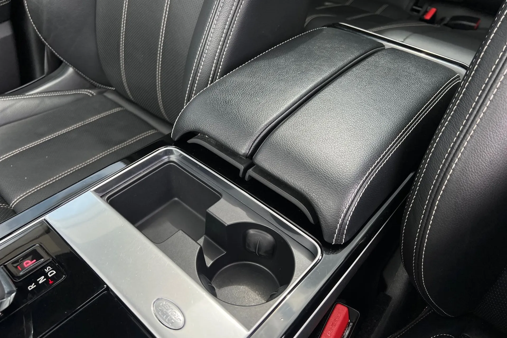 LAND ROVER RANGE ROVER VELAR thumbnail image number 47
