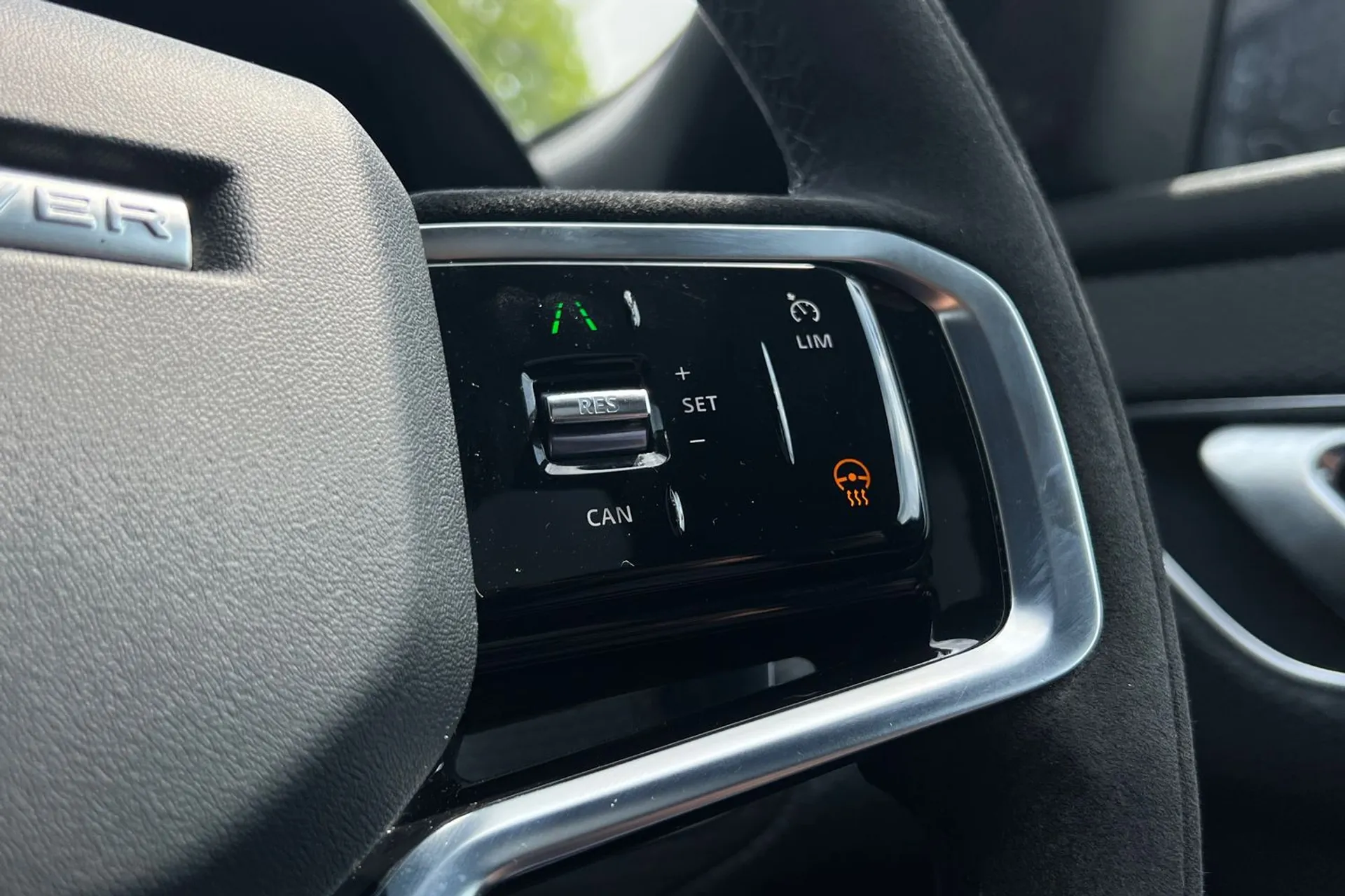 LAND ROVER RANGE ROVER VELAR thumbnail image number 53