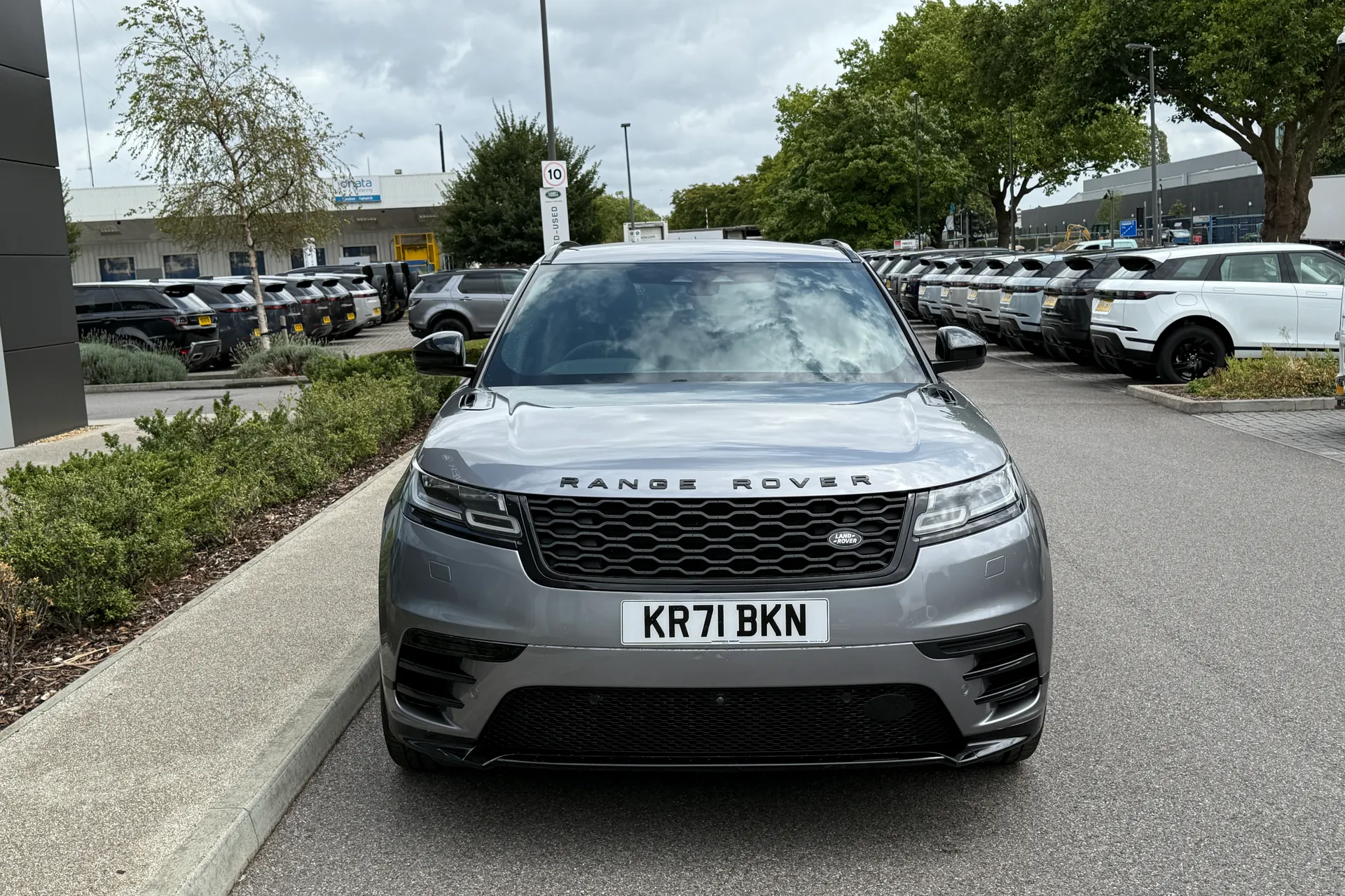 LAND ROVER RANGE ROVER VELAR thumbnail image number 24