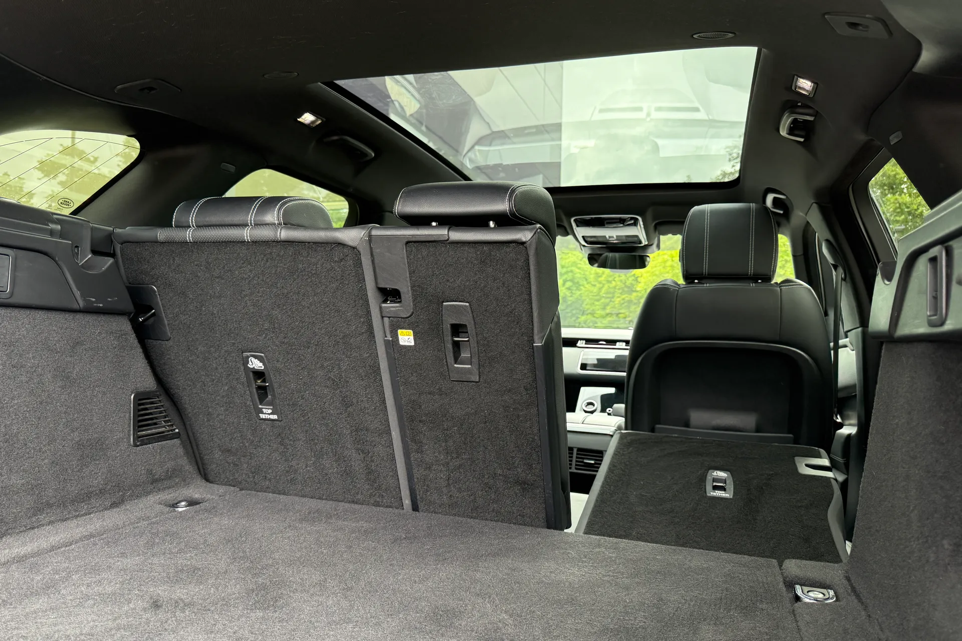 LAND ROVER RANGE ROVER VELAR thumbnail image number 40